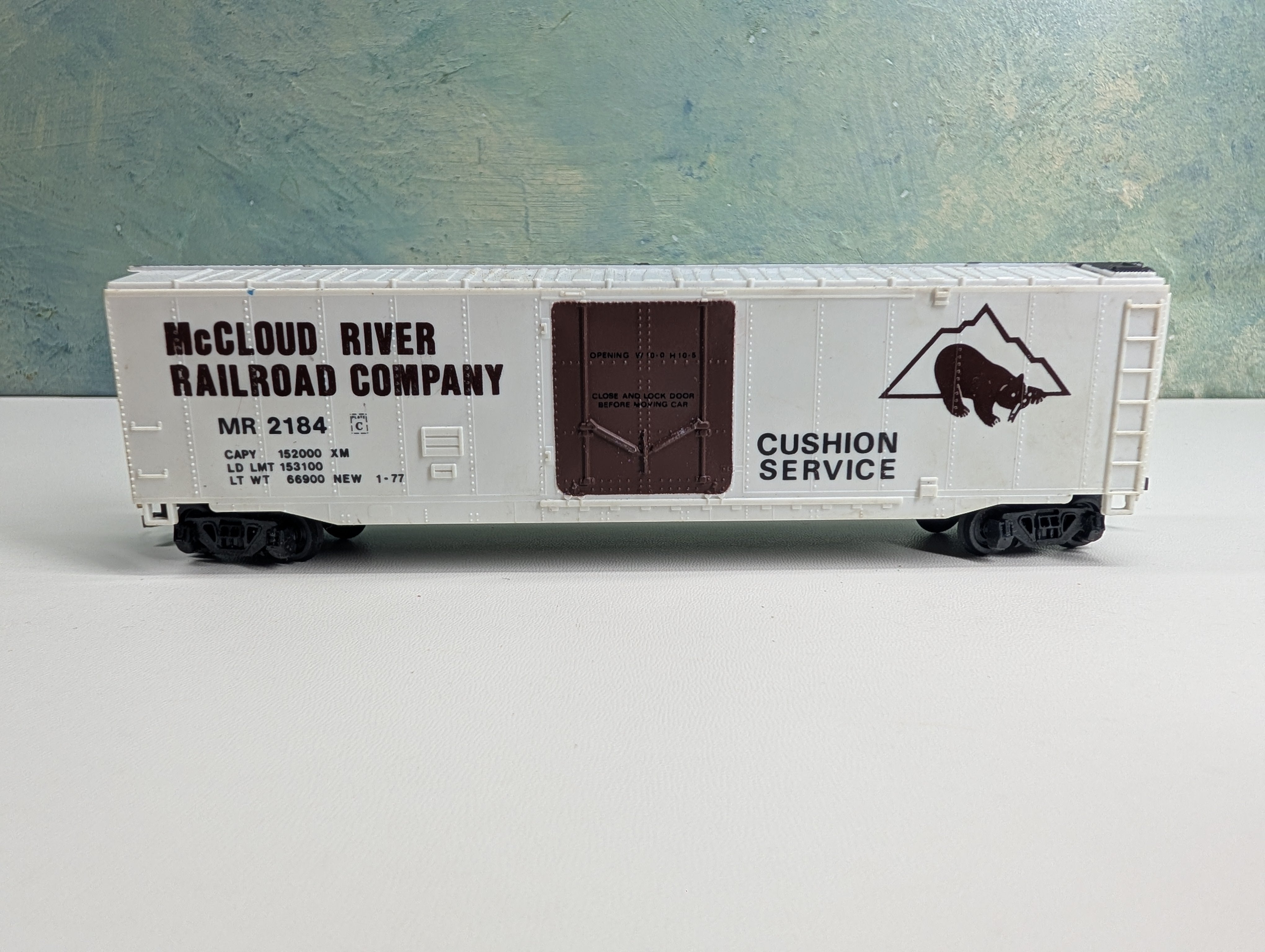 USED Bachmann HO Scale 50' Box Car McCloud River Railroad MR #2184
