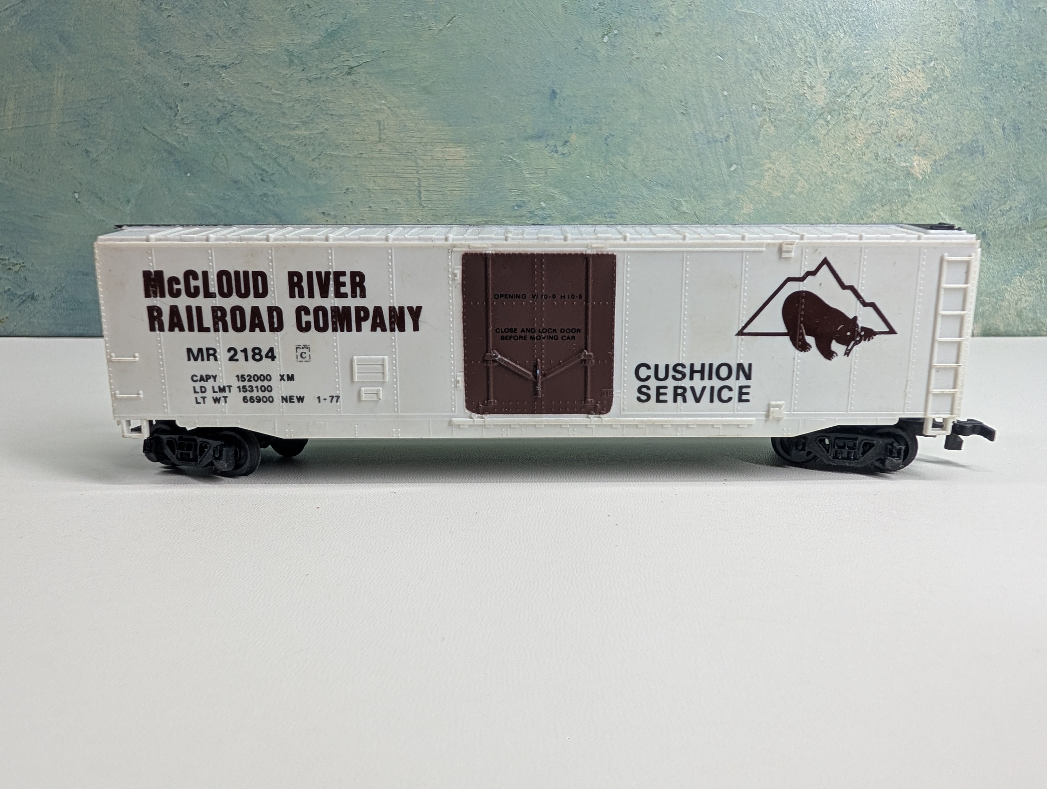 USED Bachmann HO Scale 50' Box Car McCloud River Railroad MR #2184
