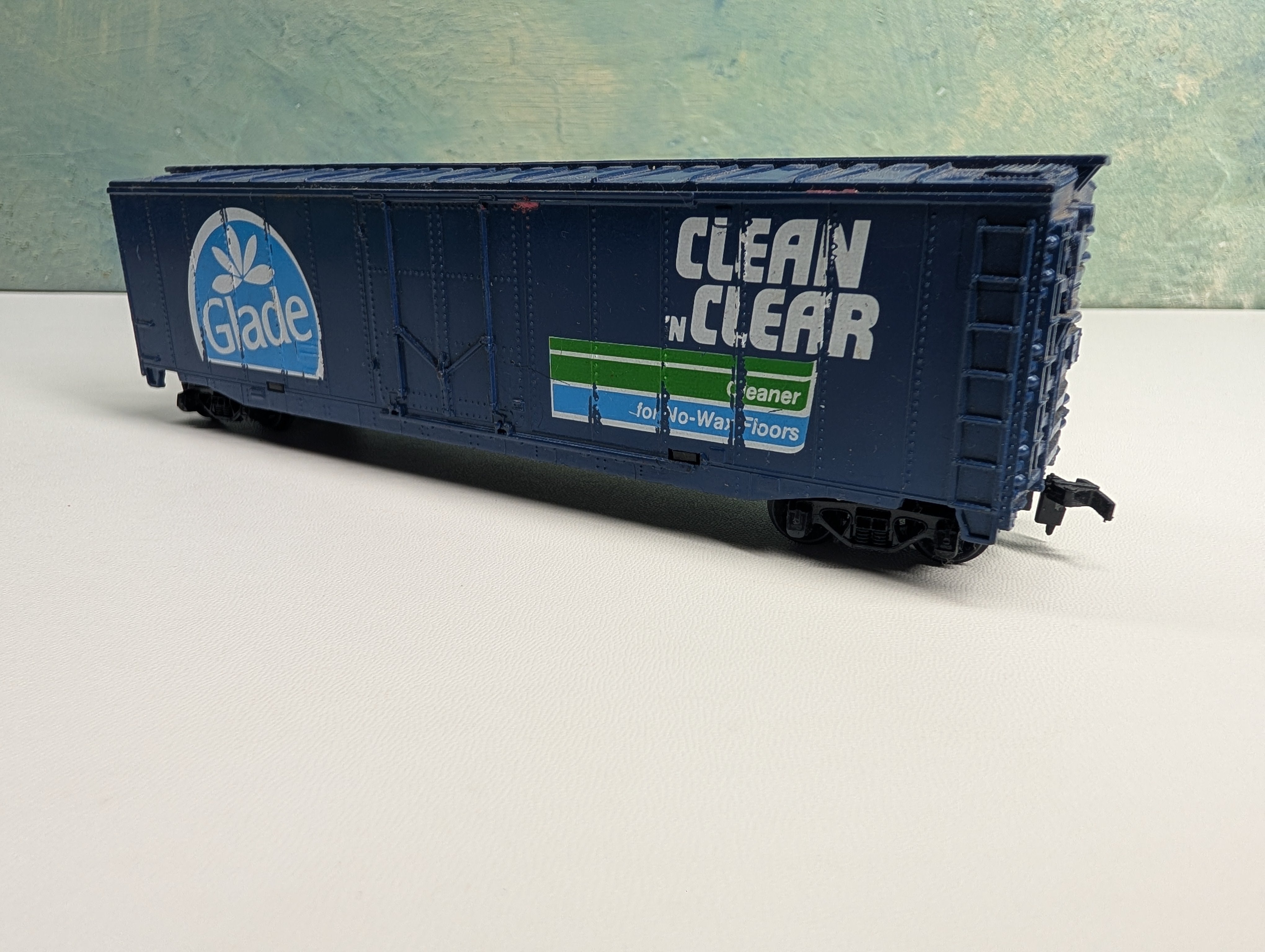 USED Tyco HO Scale 50' Box Car Glade Clean 'N Clear
