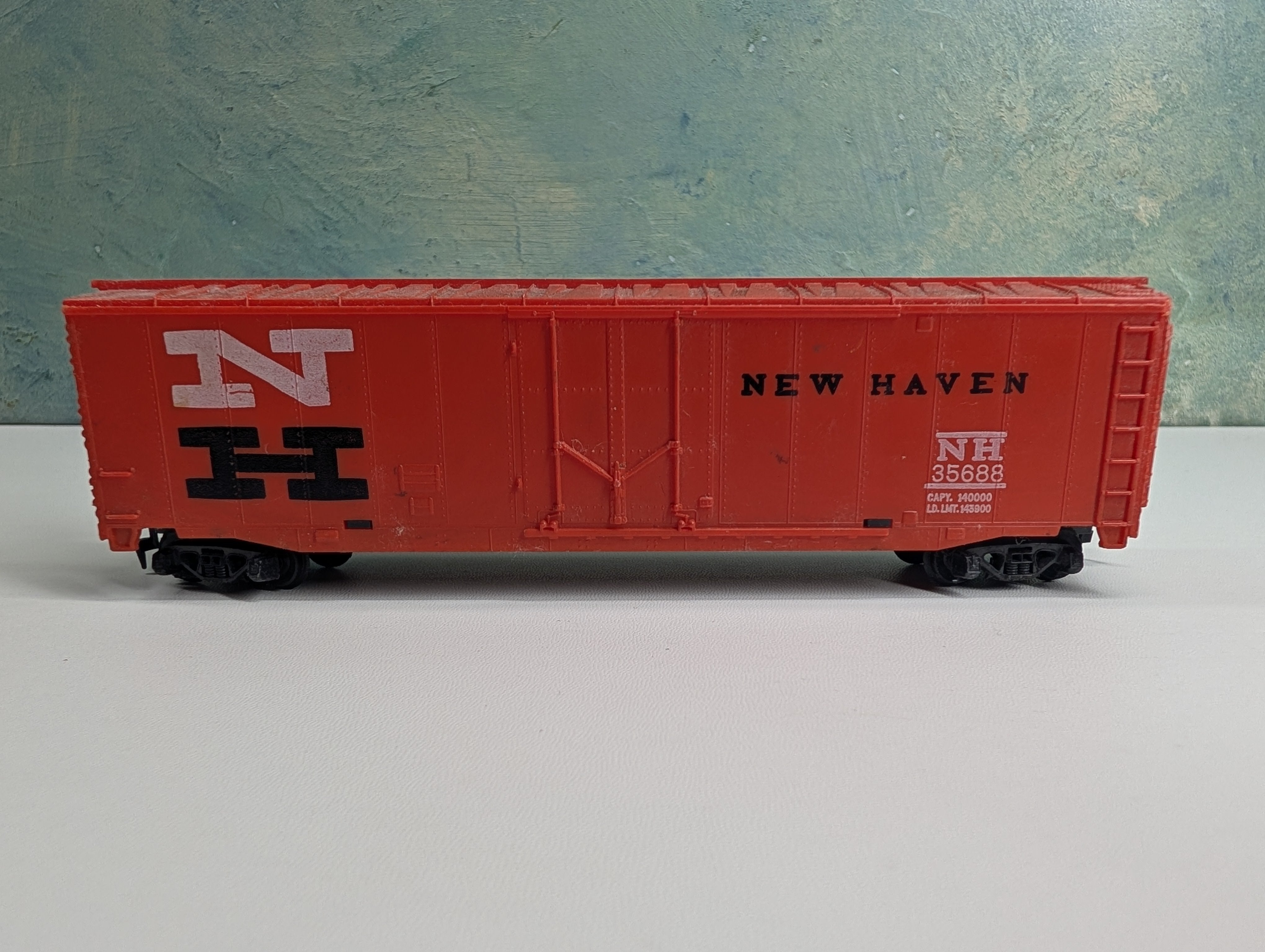 USED Tyco HO Scale 50' Box Car New Haven NH #35688