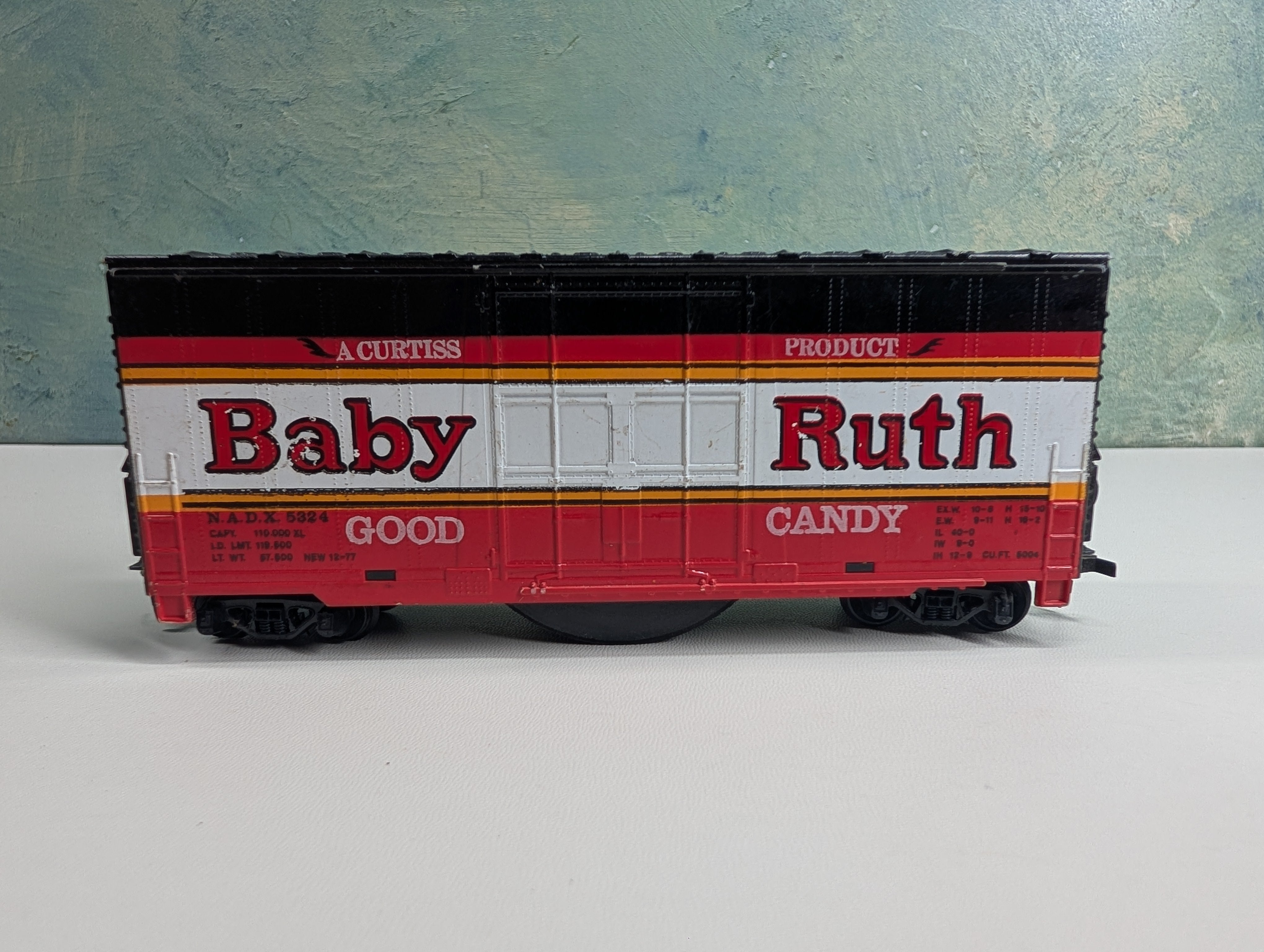 USED Bachmann HO Scale 40' Hi-Cube Box Car Baby Ruth NADX #5324 Shaker