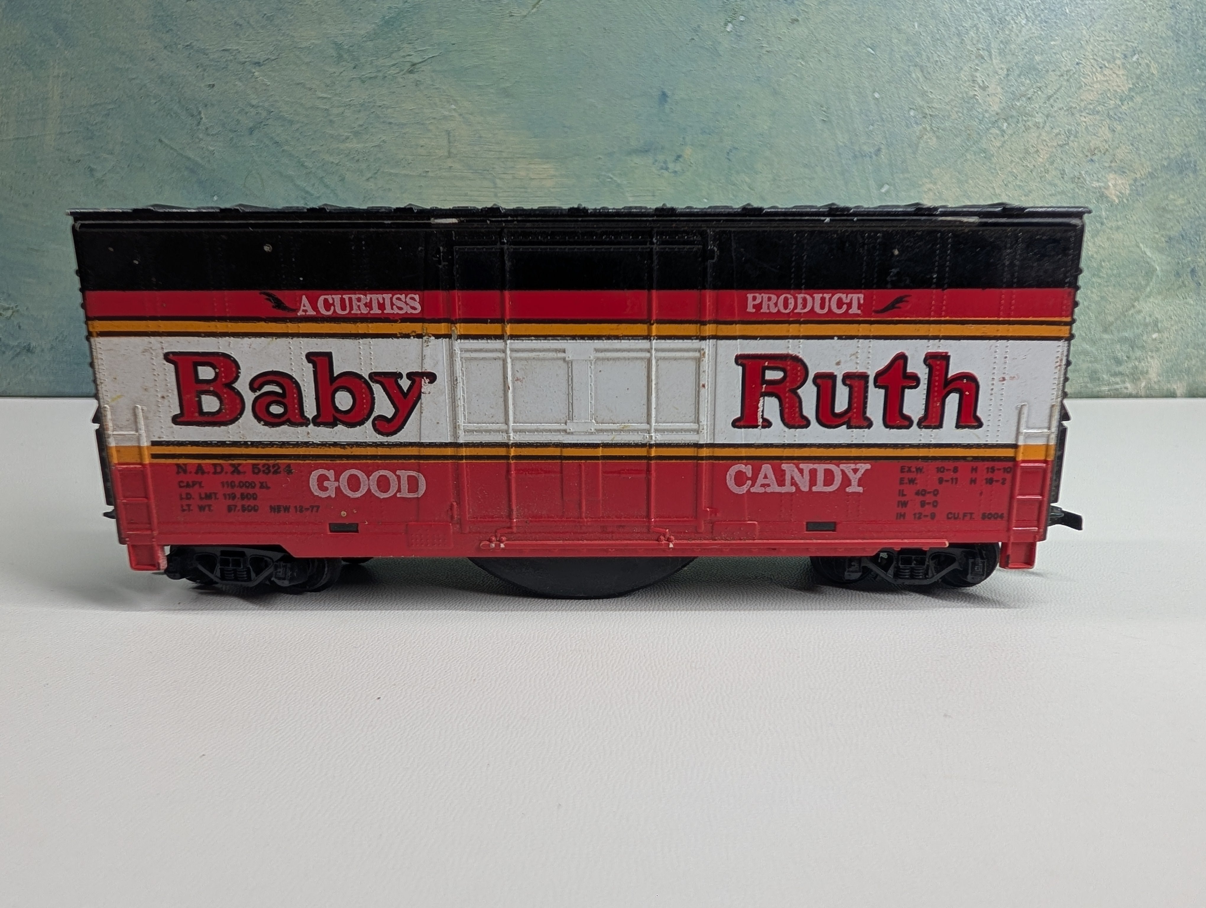 USED Bachmann HO Scale 40' Hi-Cube Box Car Baby Ruth NADX #5324 Shaker
