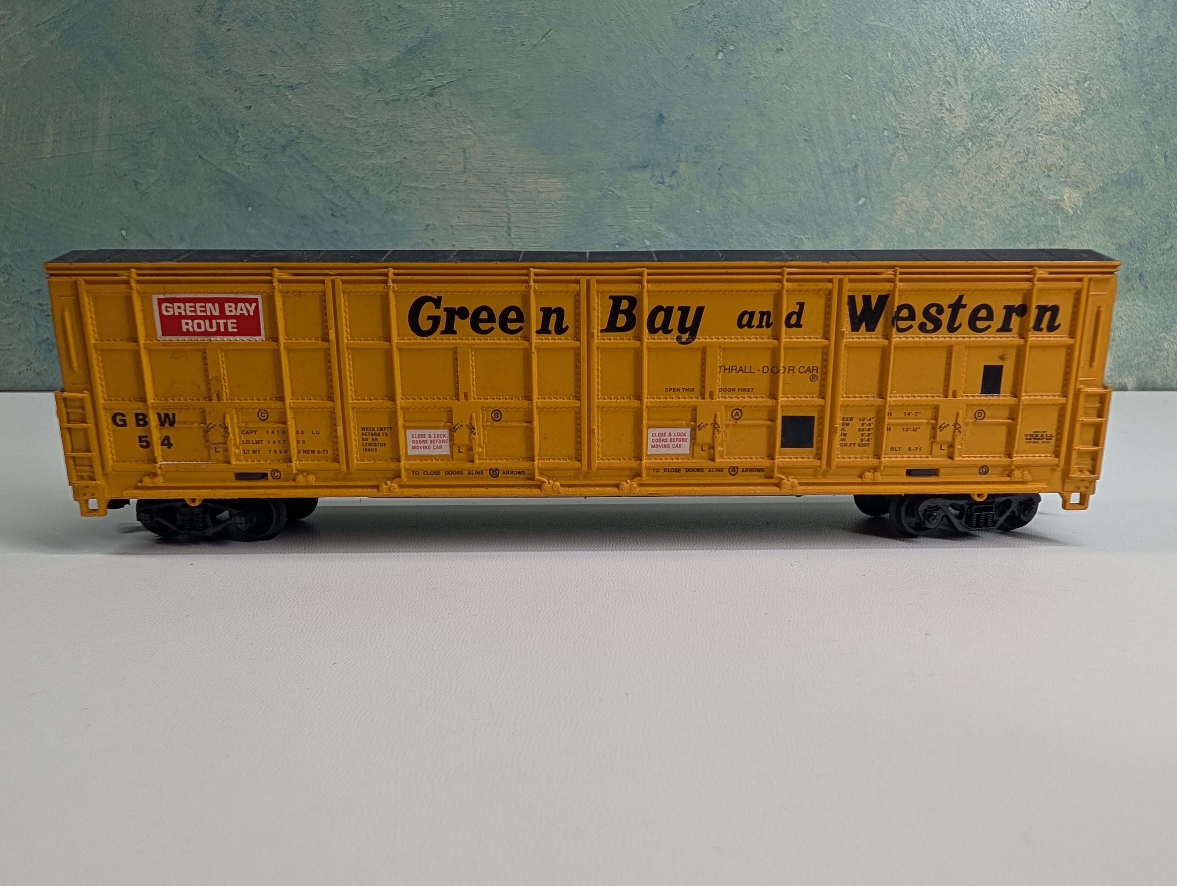 USED Life-Like HO Scale Thrall Door Box Car Green Bay and Western Railroad GBW #54