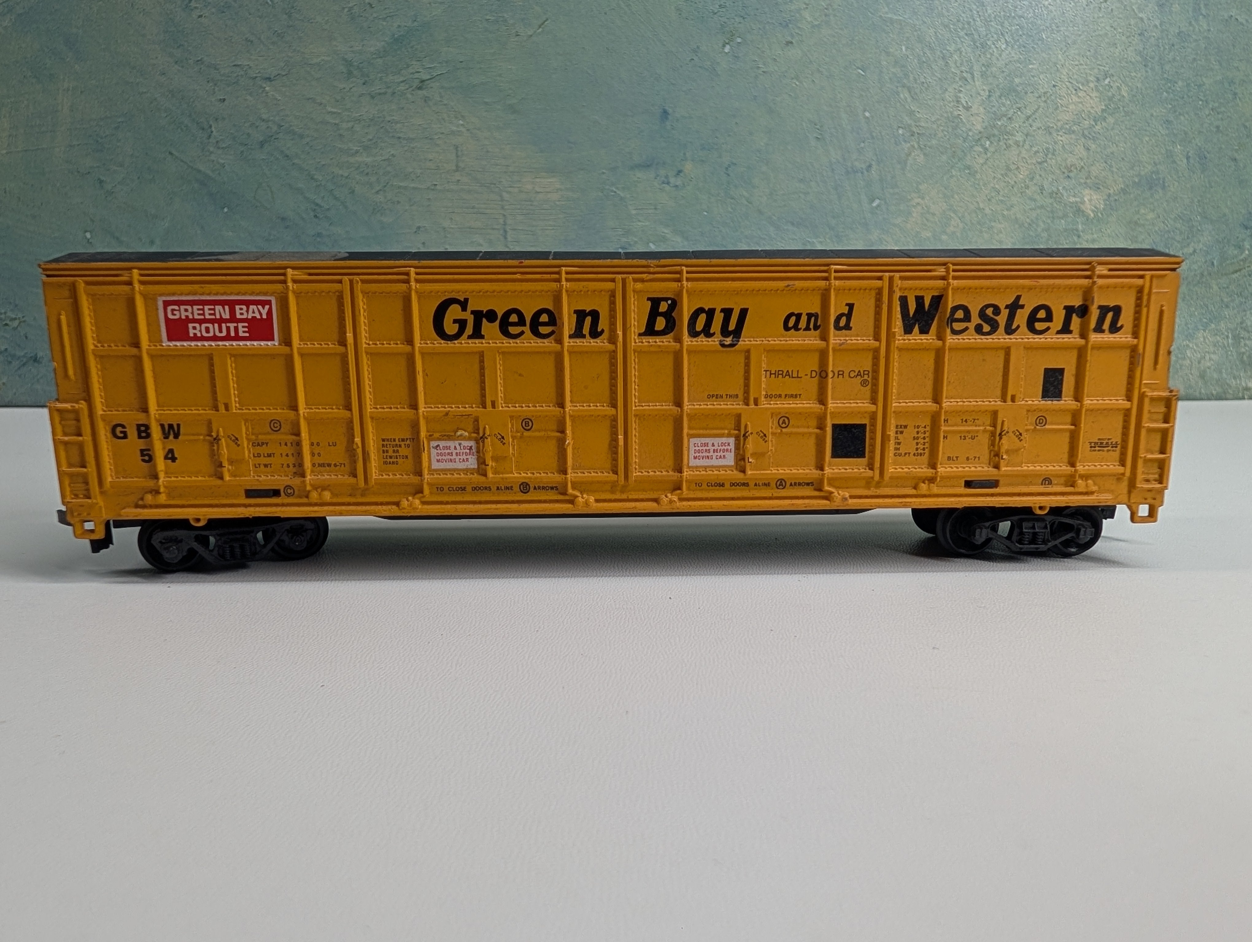 USED Life-Like HO Scale Thrall Door Box Car Green Bay and Western Railroad GBW #54