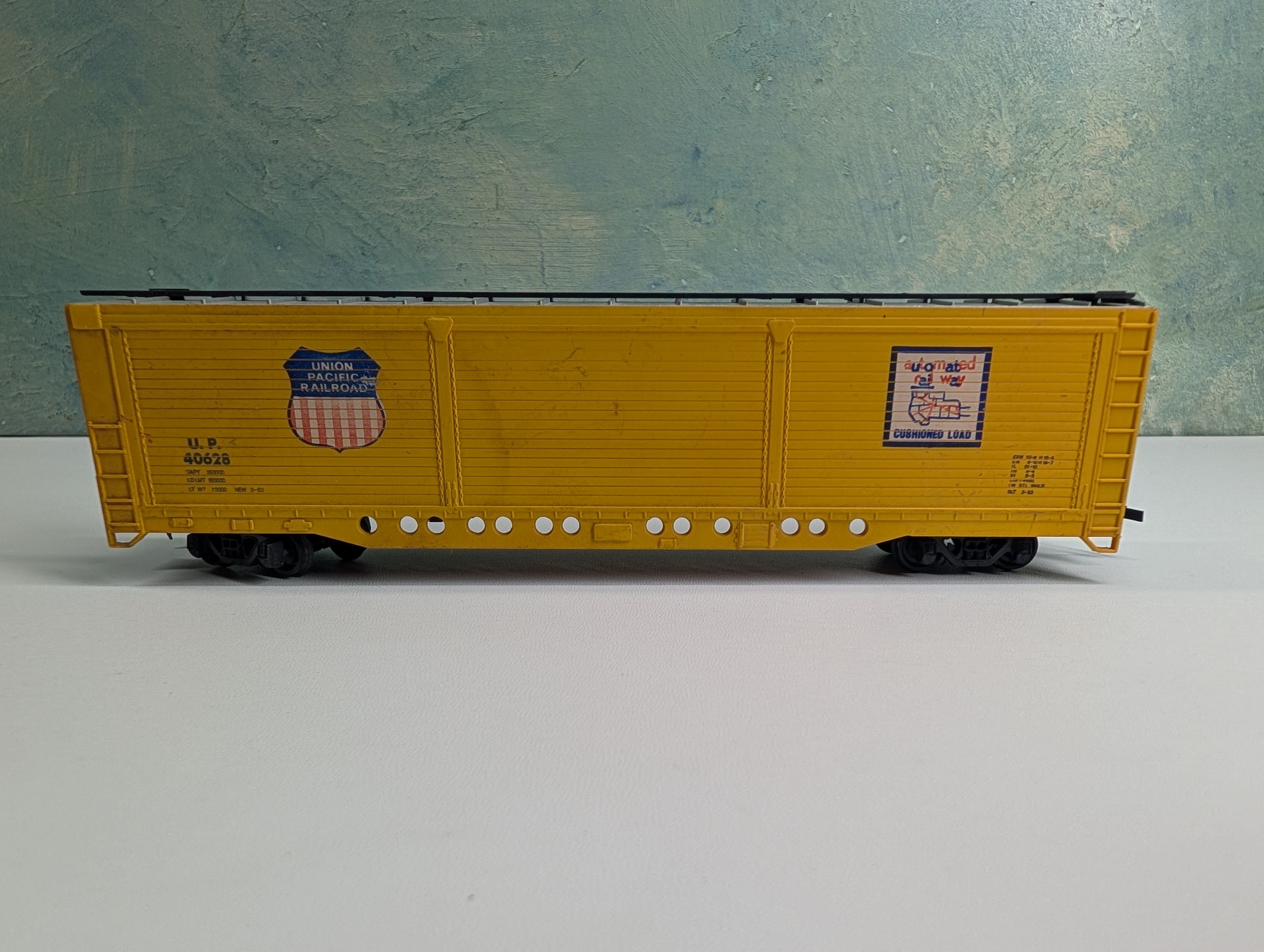 USED AHM HO Scale 56' All Door Box Car Union Pacific UP #40628