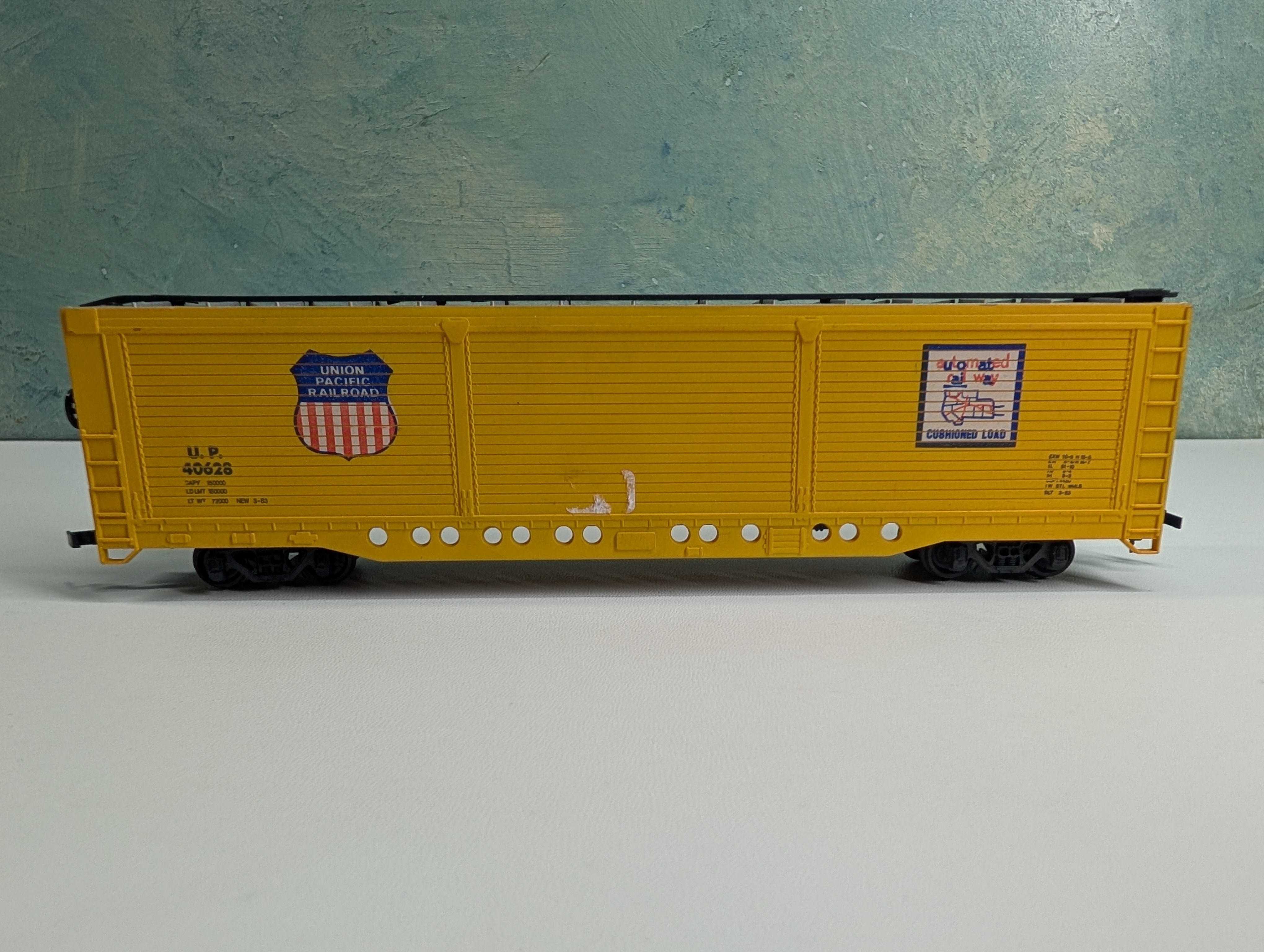 USED AHM HO Scale 56' All Door Box Car Union Pacific UP #40628
