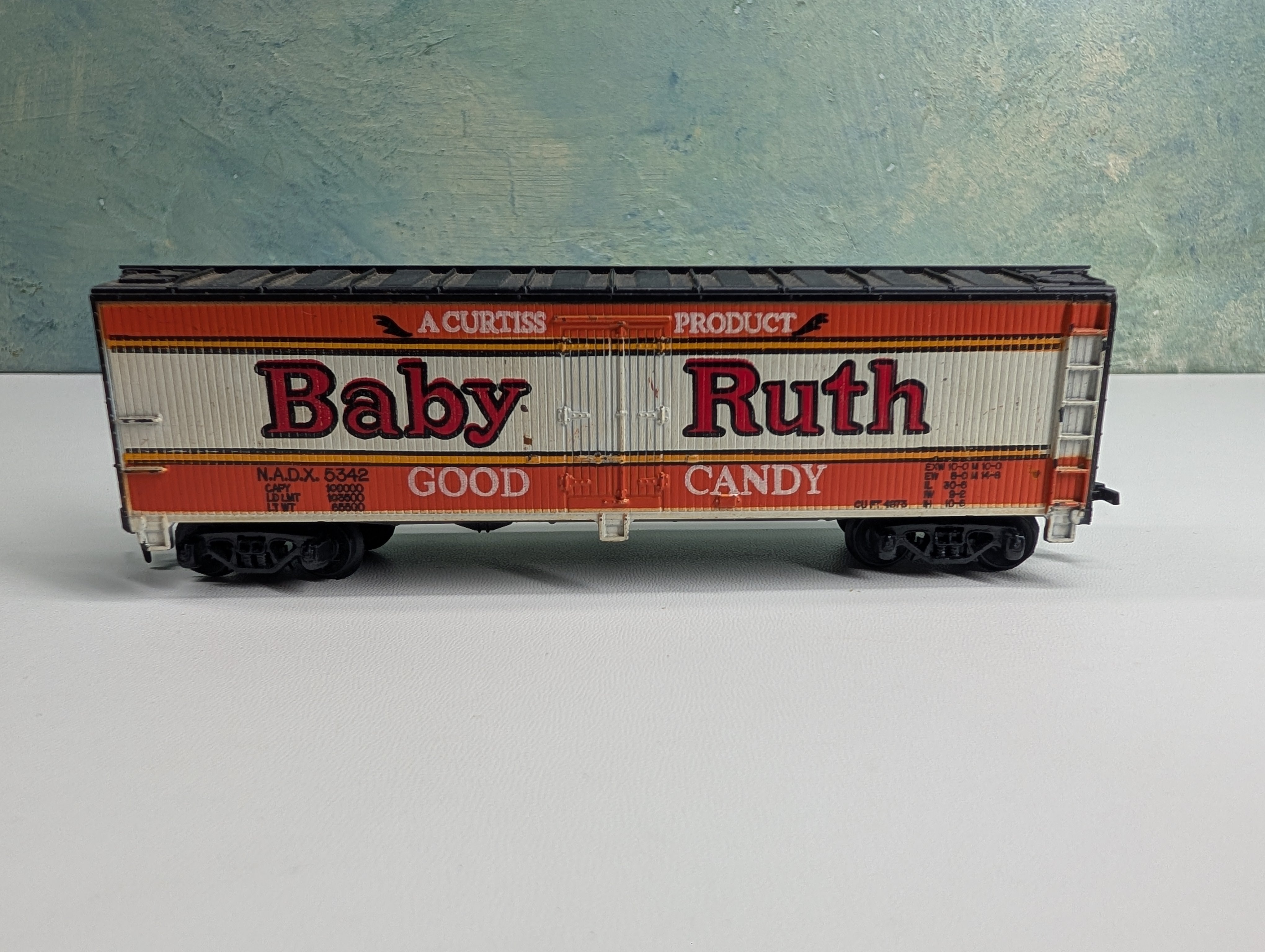 USED Tyco HO Scale 41' Wooden Reefer Box Car Baby Ruth NADX #5342