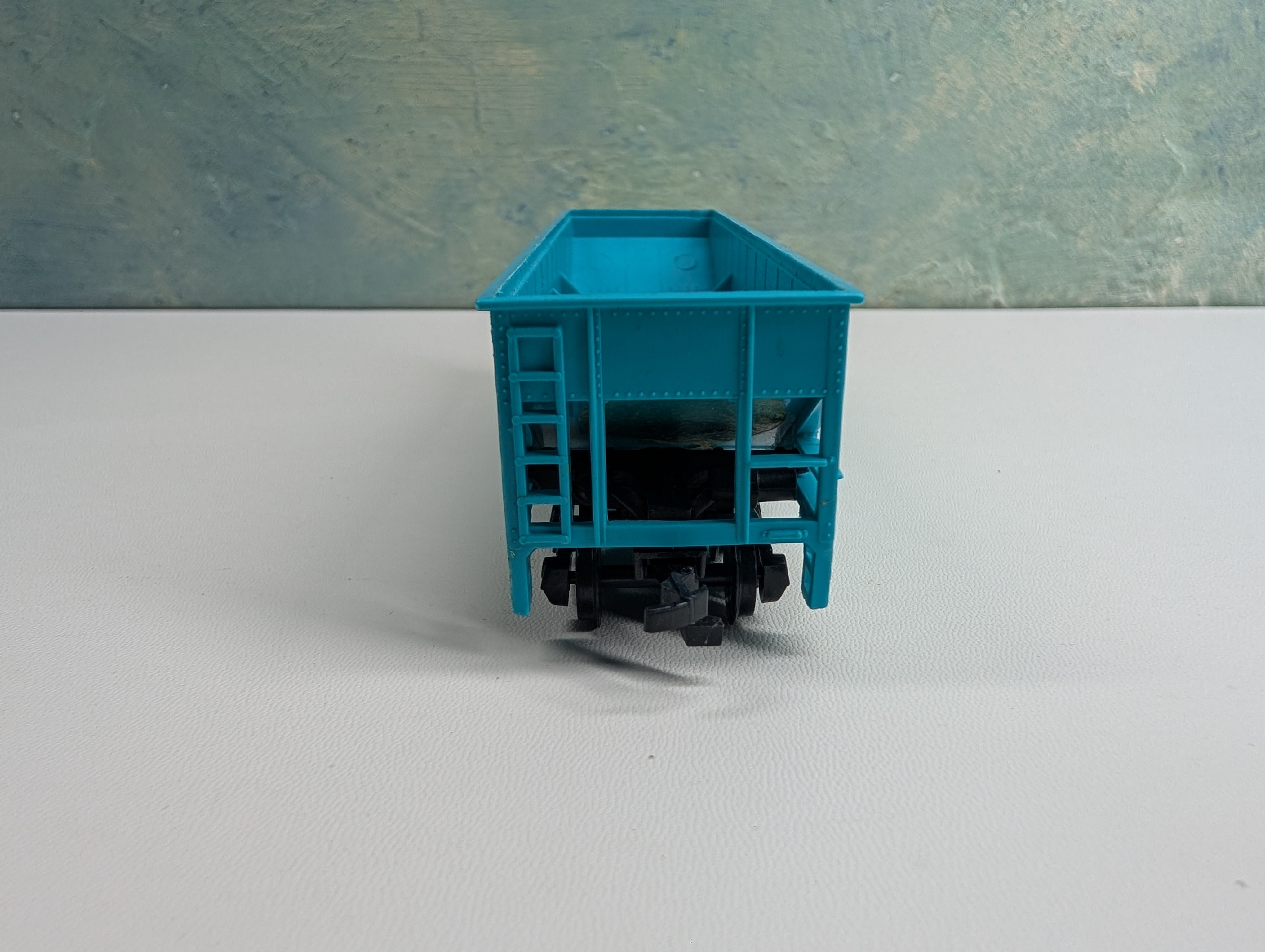USED Bachmann HO Scale Quad Hopper Rock Island #133274