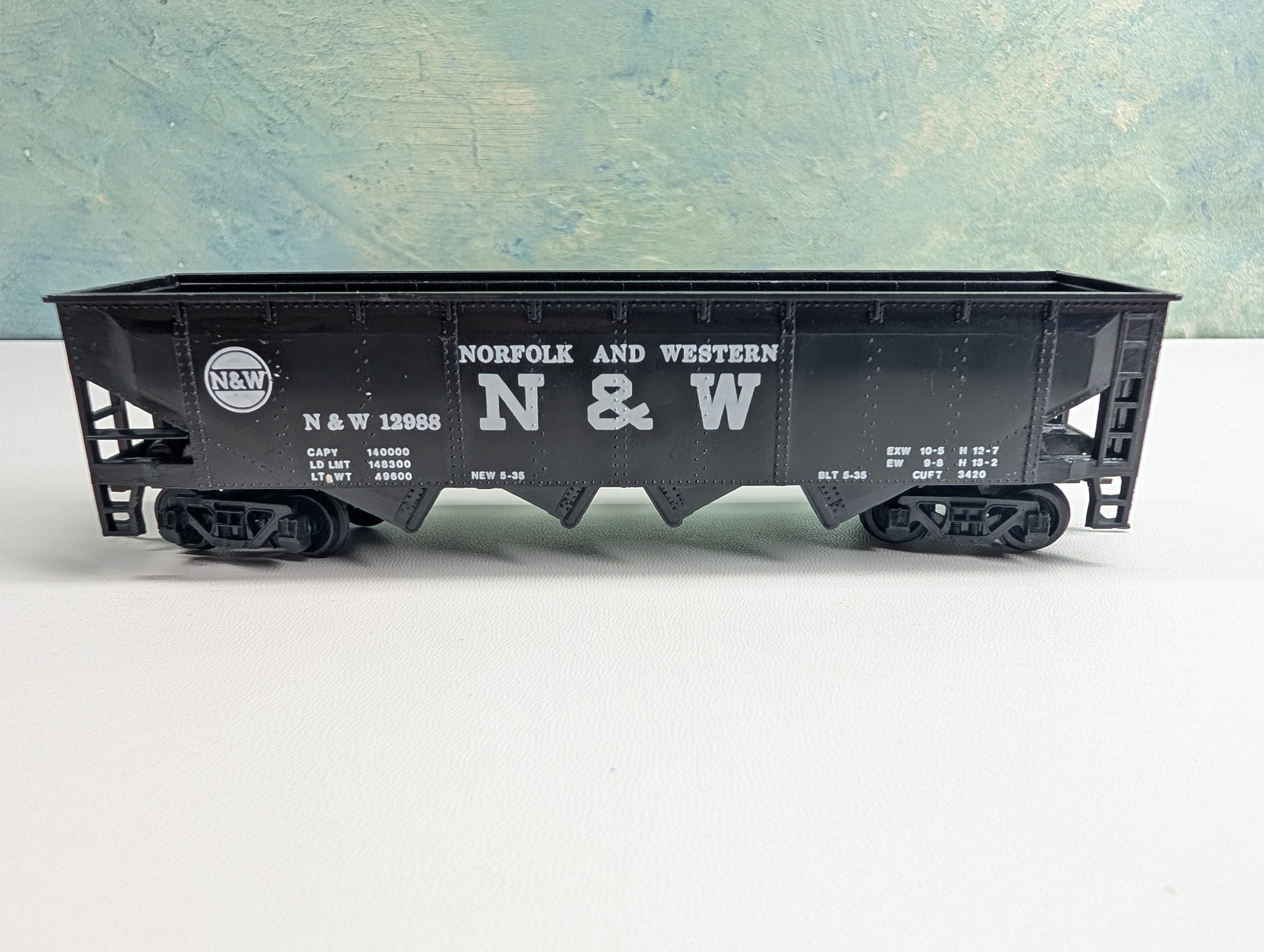 USED Bachmann HO Scale Quad Hopper Norfolk & Western N&W #12988 Gearboxes
