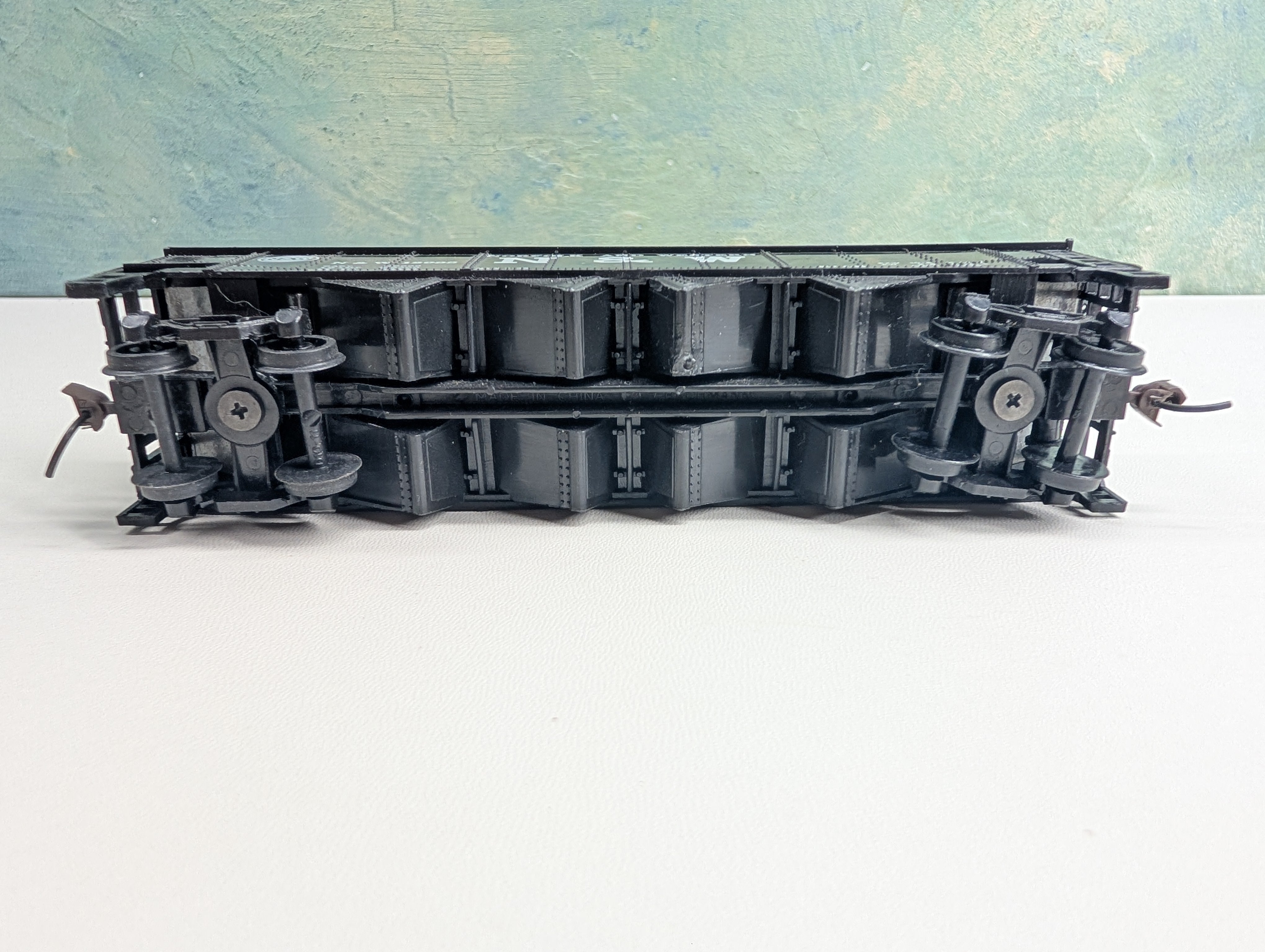 USED Bachmann HO Scale Quad Hopper Norfolk & Western N&W #12988 Gearboxes