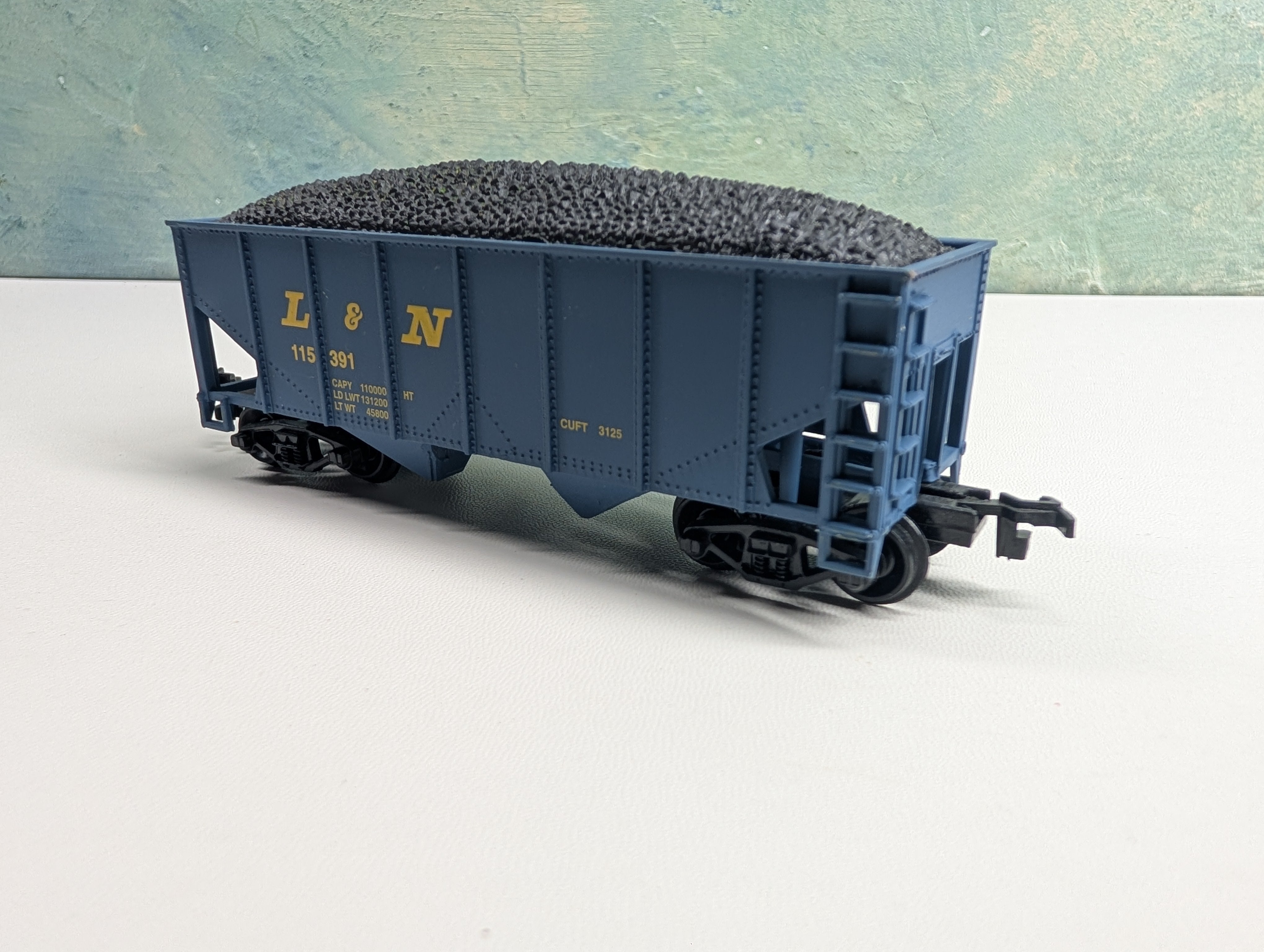 USED Life-Like HO Scale 2 Bay Hopper Louisville & Nashville L&N #115391 w/ Coal Load