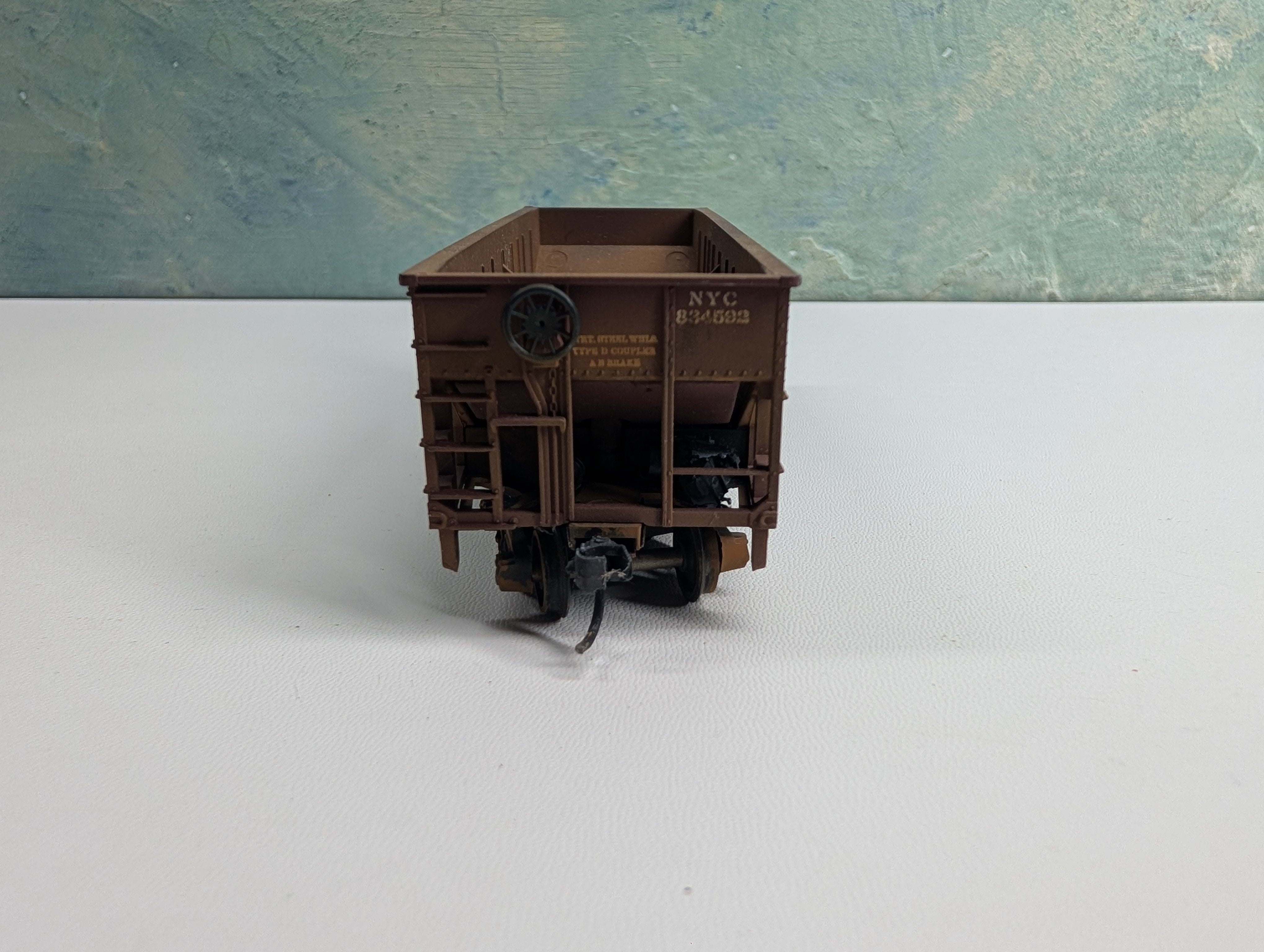 USED Athearn HO Scale 2 Bay Rib Side Hopper New York Central NYC #834592 Weathered