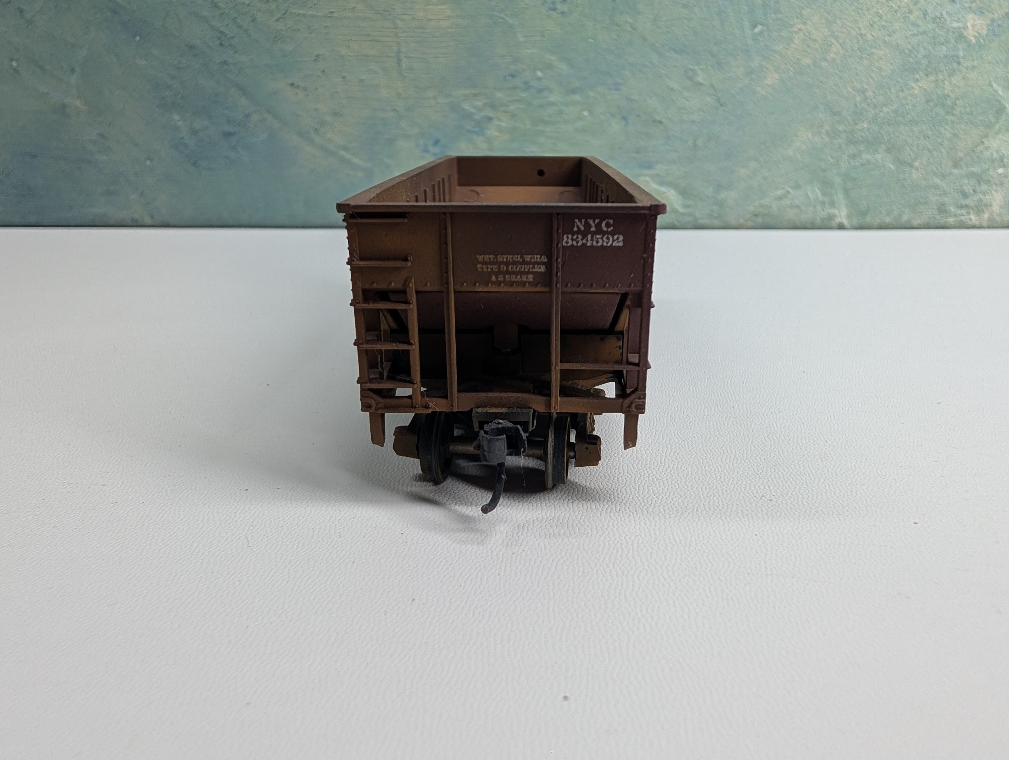 USED Athearn HO Scale 2 Bay Rib Side Hopper New York Central NYC #834592 Weathered