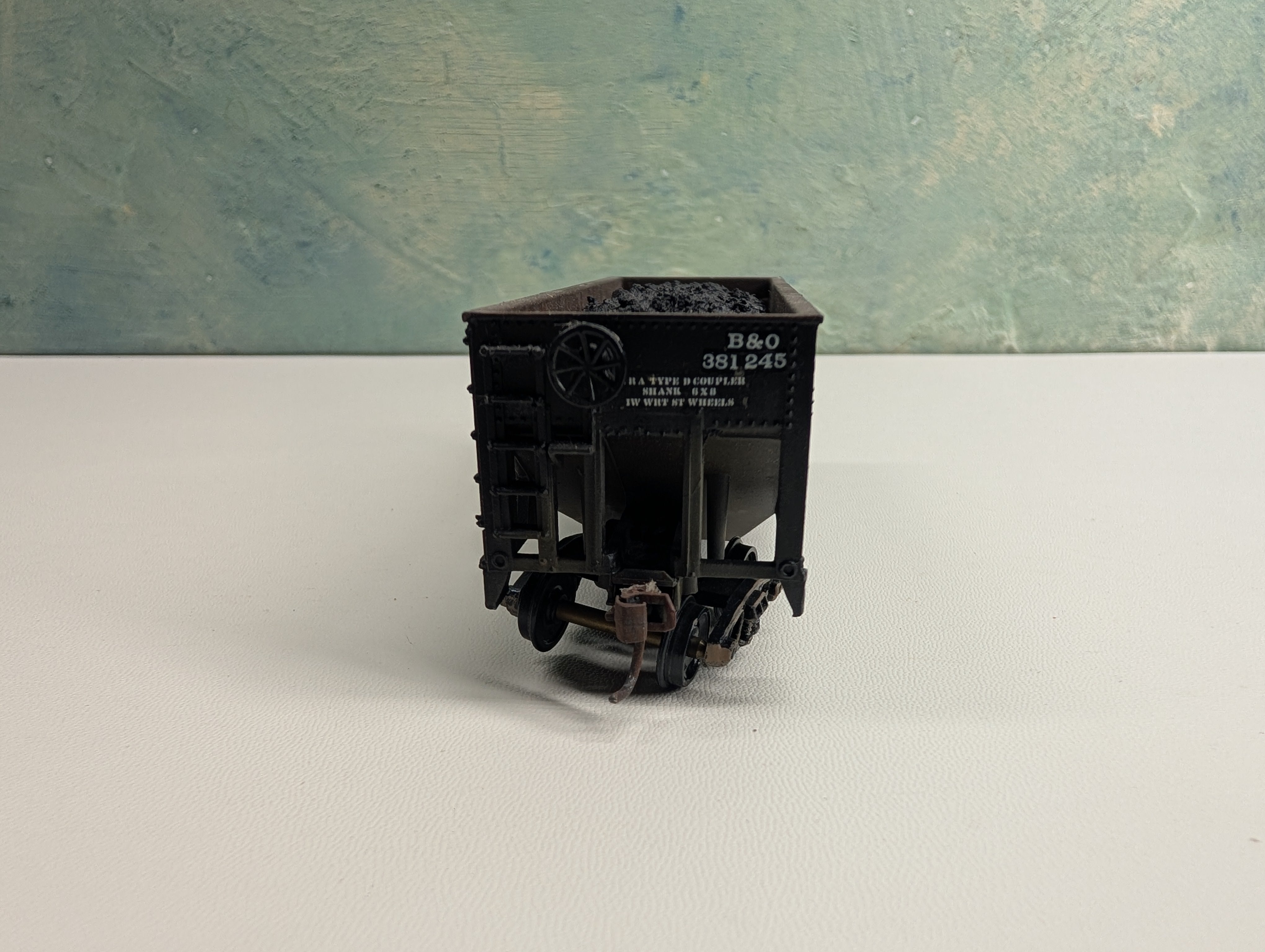 USED HO Scale 2 Bay Hopper Baltimore and Ohio B&O #381245 Weathered & Decal w/ Coal
