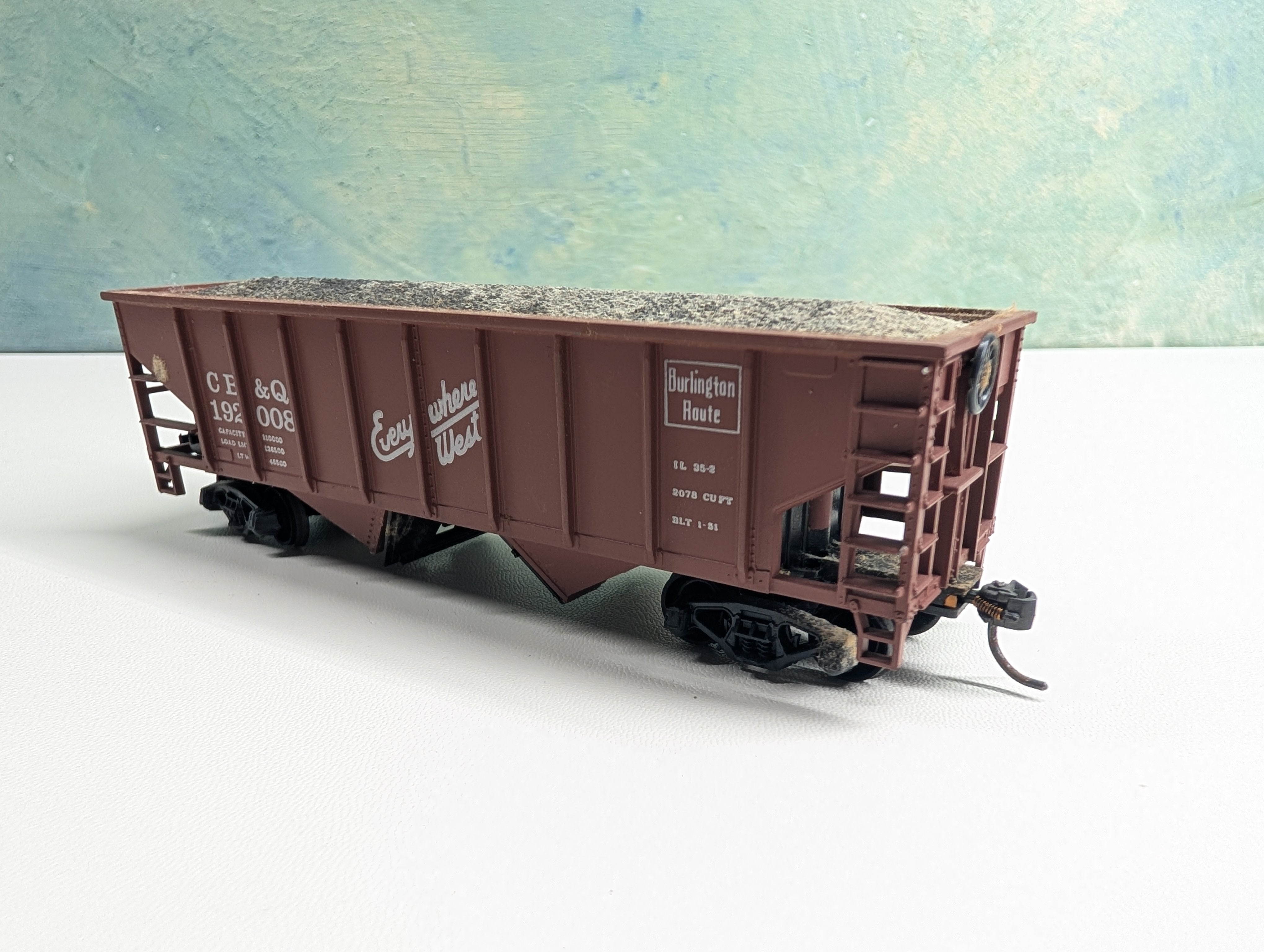USED TRAIN MINIATURE HO Scale 36' Ribbed Hopper Burlington CB&Q #192008