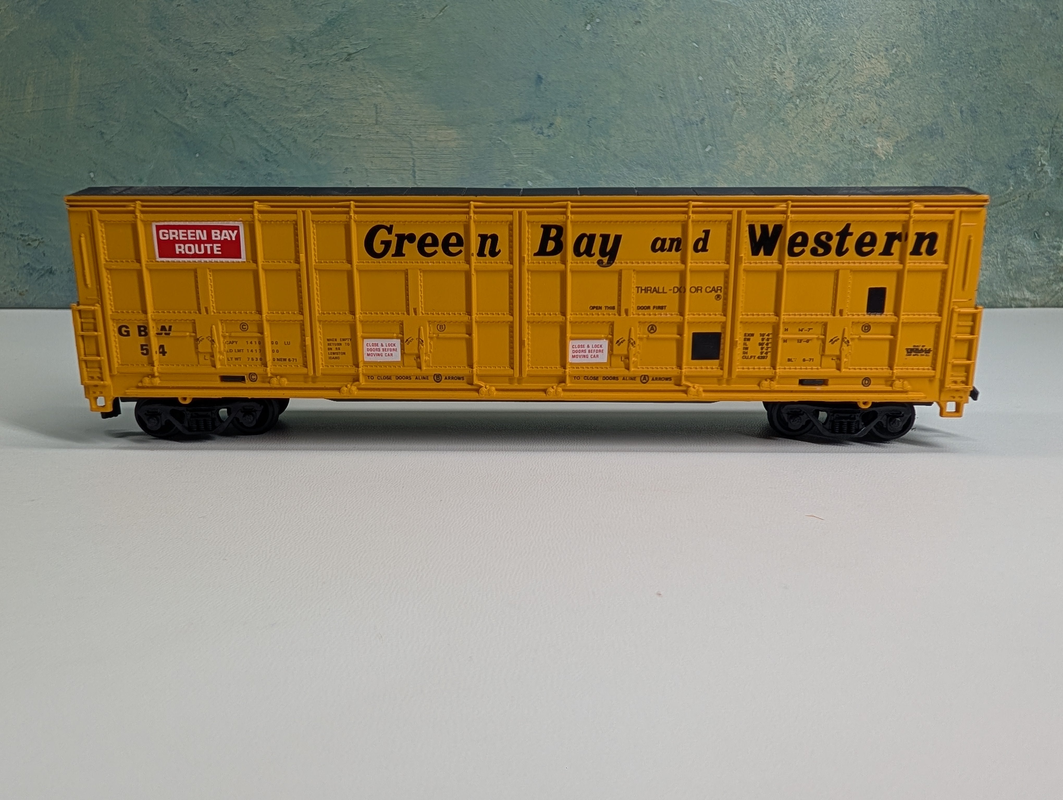 USED Life-Like HO Scale Thrall Door Box Car Green Bay and Western Railroad GBW #54