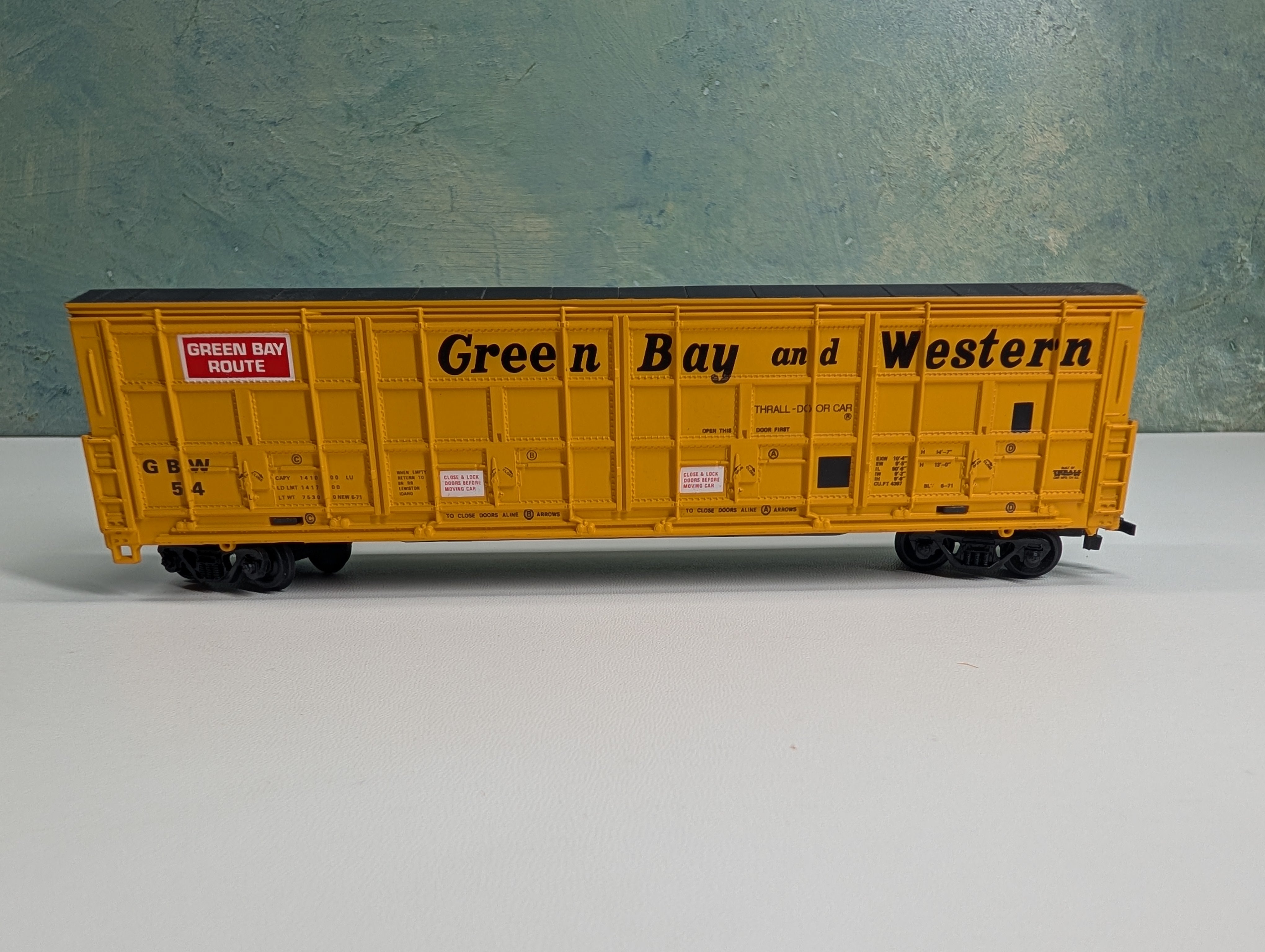 USED Life-Like HO Scale Thrall Door Box Car Green Bay and Western Railroad GBW #54