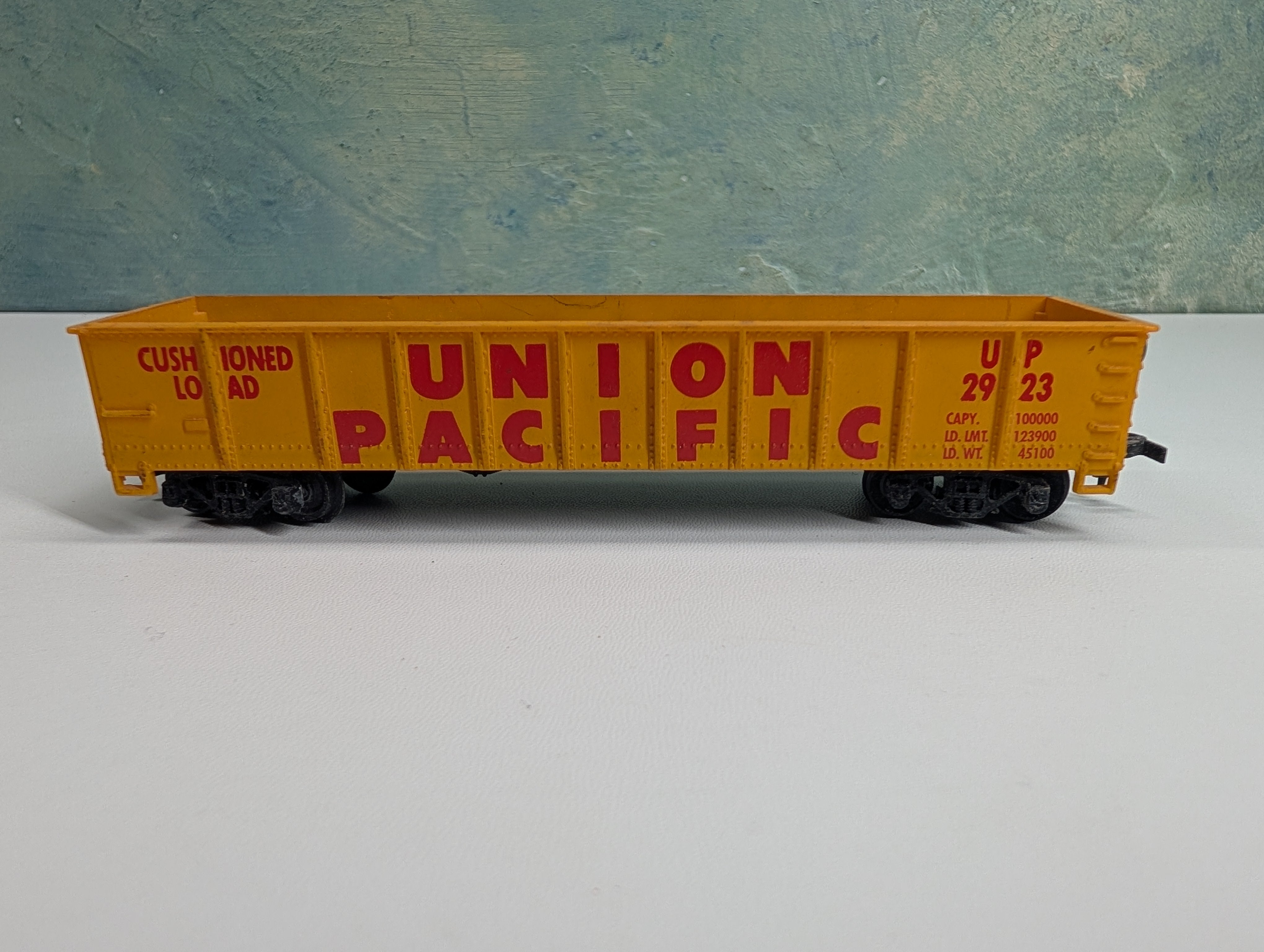 USED Tyco HO Scale 40' Gondola Union Pacific UP #2923