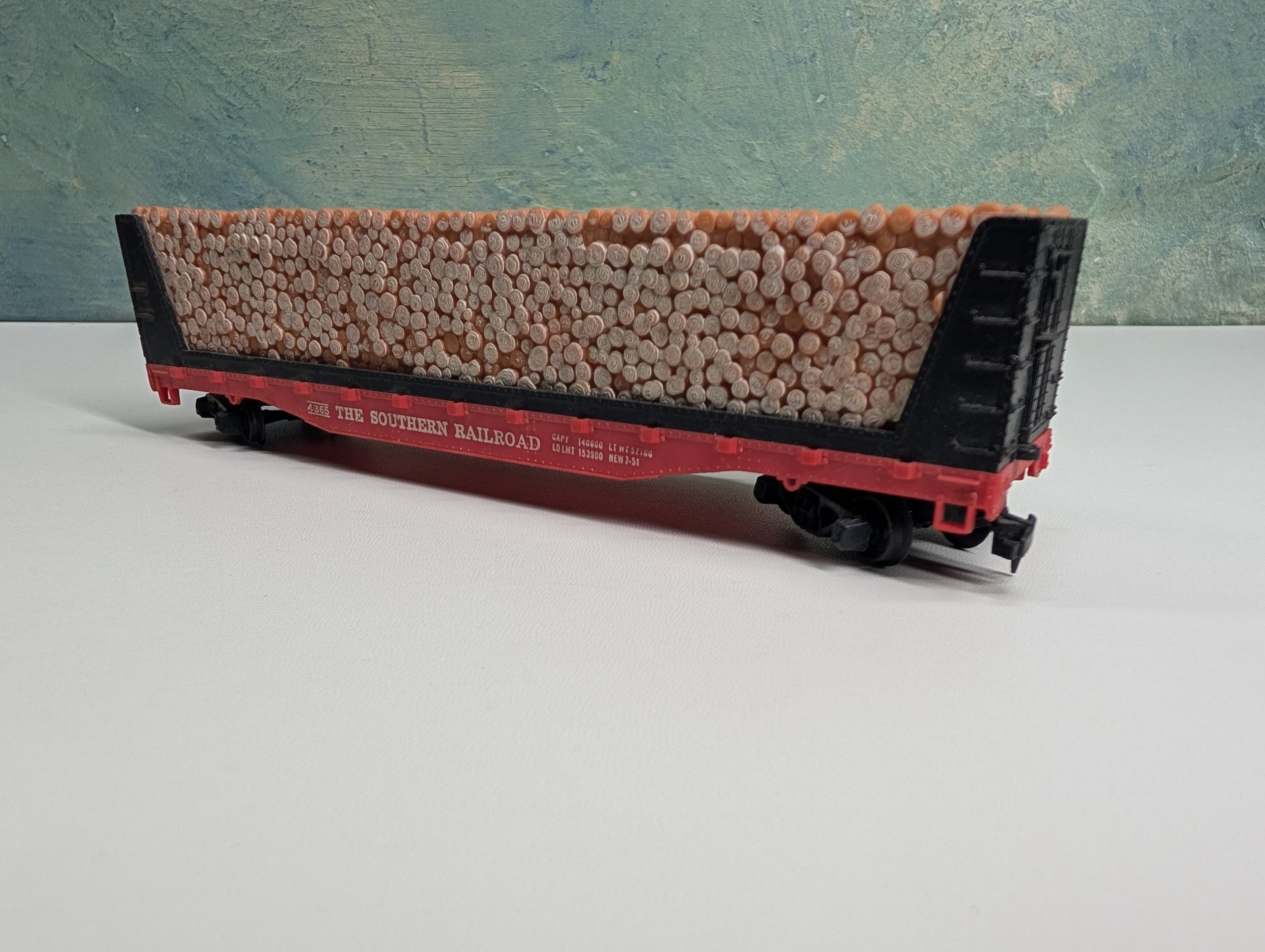 USED Tyco HO Scale 50' Bulkhead Flat Car w/ Pulpwood Southern #4365