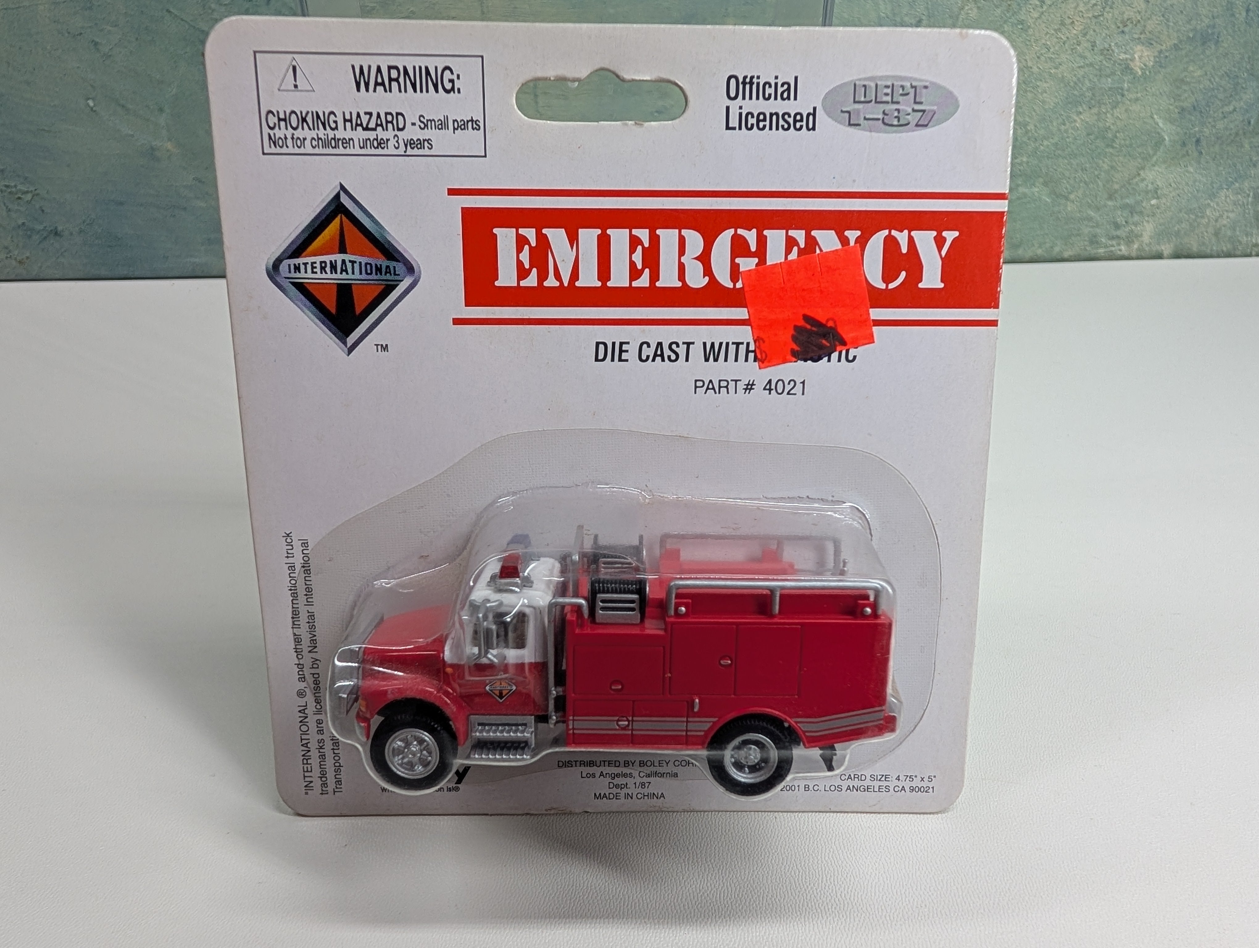Boley 4021-71 HO Scale International Emergency Crew Cab Brush Fire Truck Red/White Cab, Red Body