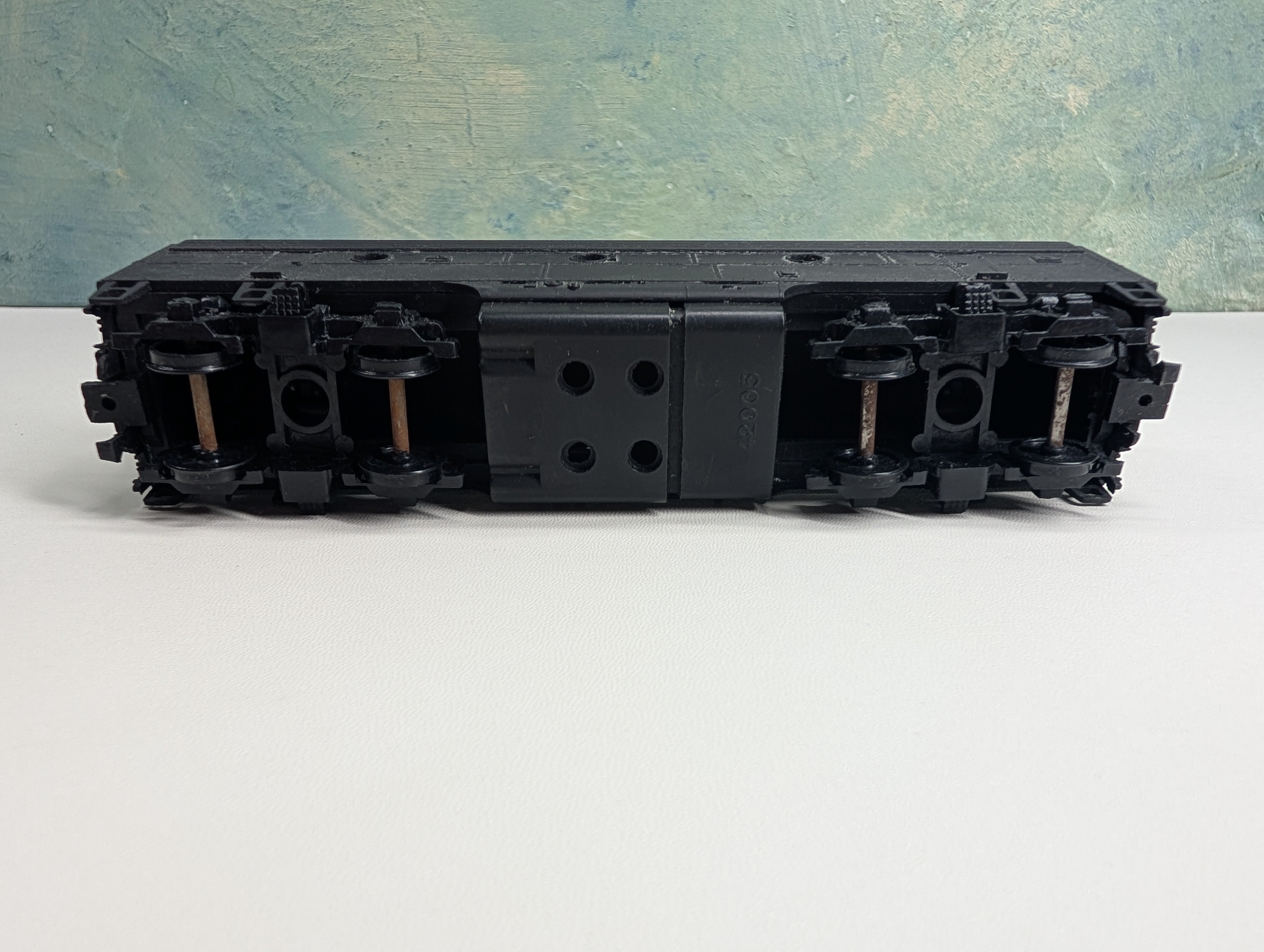 USED Athearn HO Scale Undecorated B Unit (Unpowered)