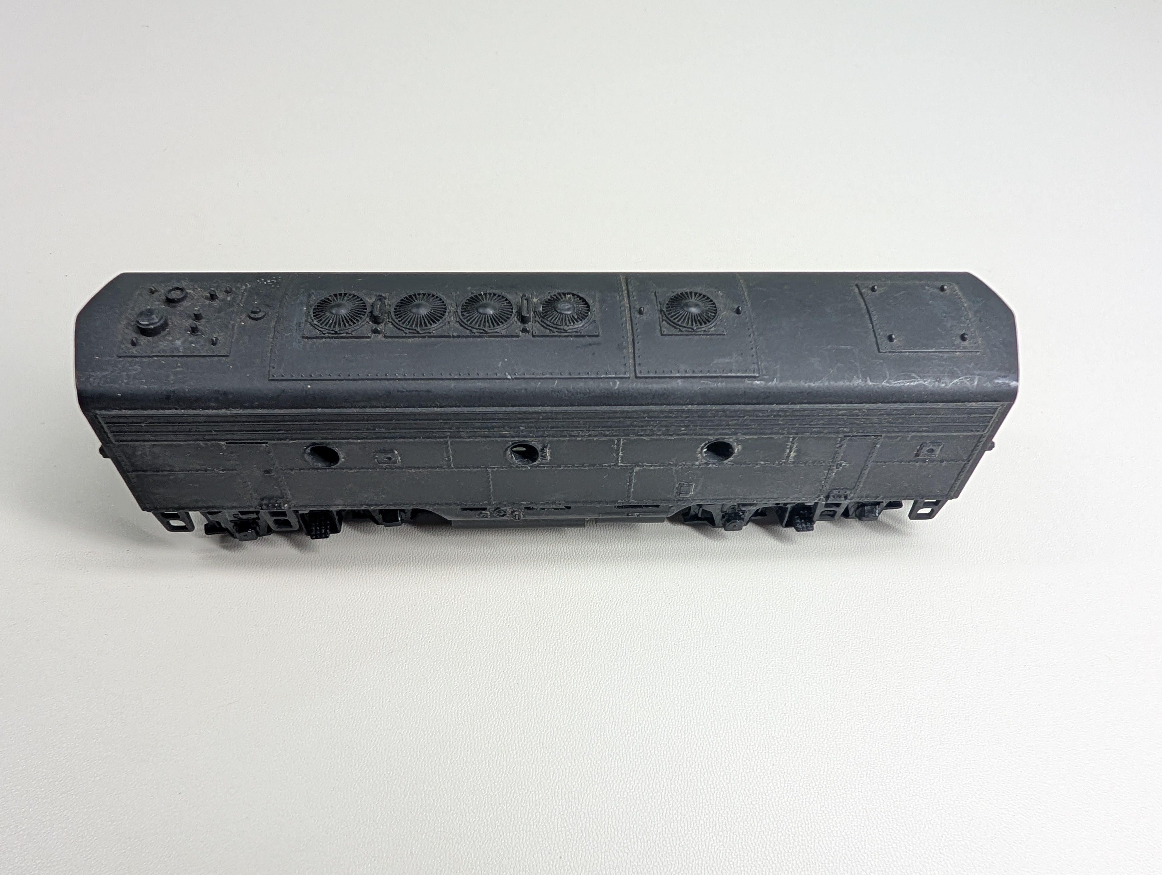 USED Athearn HO Scale Undecorated B Unit (Unpowered)