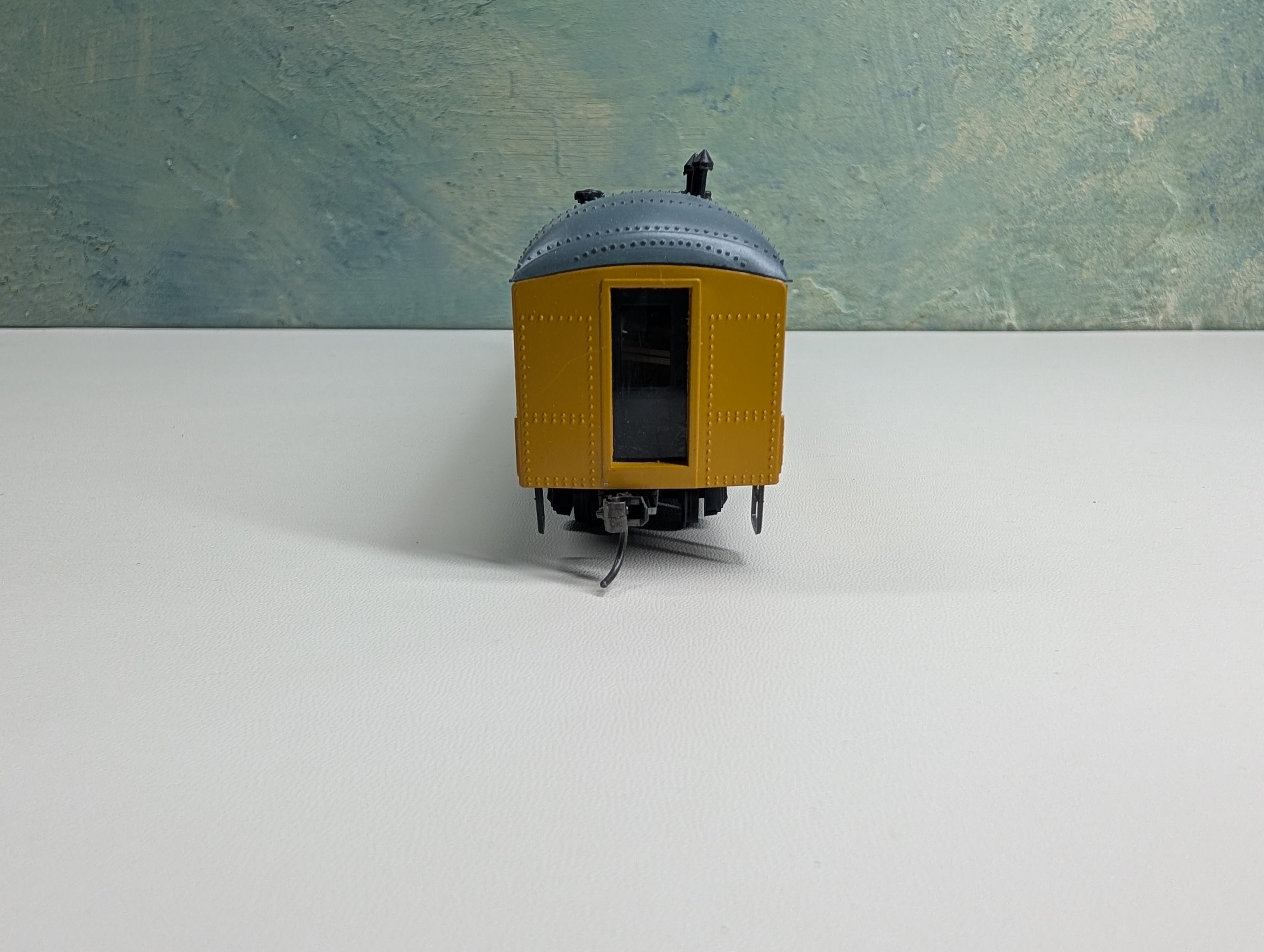 USED Roundhouse HO Scale Harriman Style Baggage Car Union Pacific UP #2771 American Railway Express