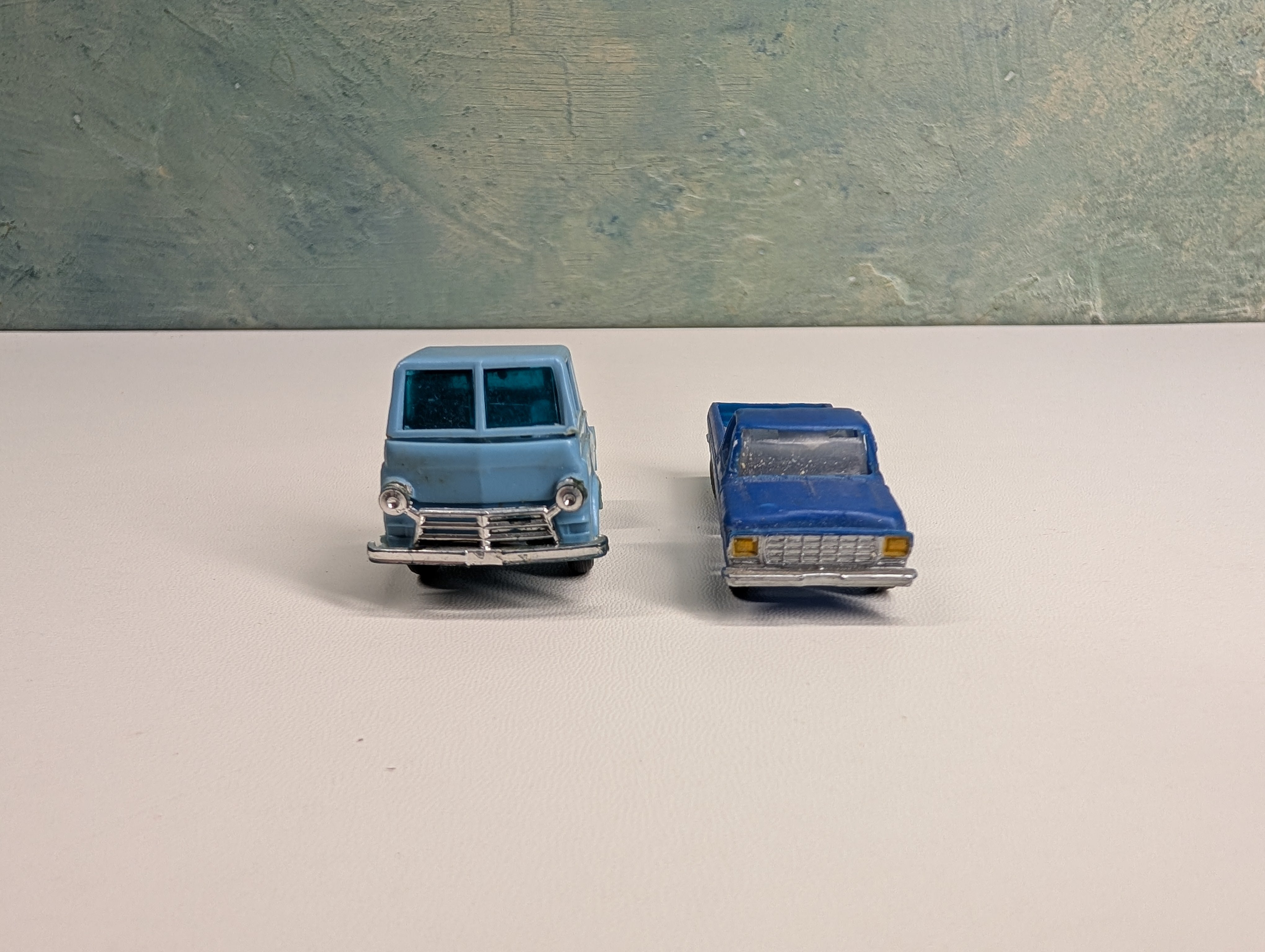 USED HO Scale 2 Blue Trucks