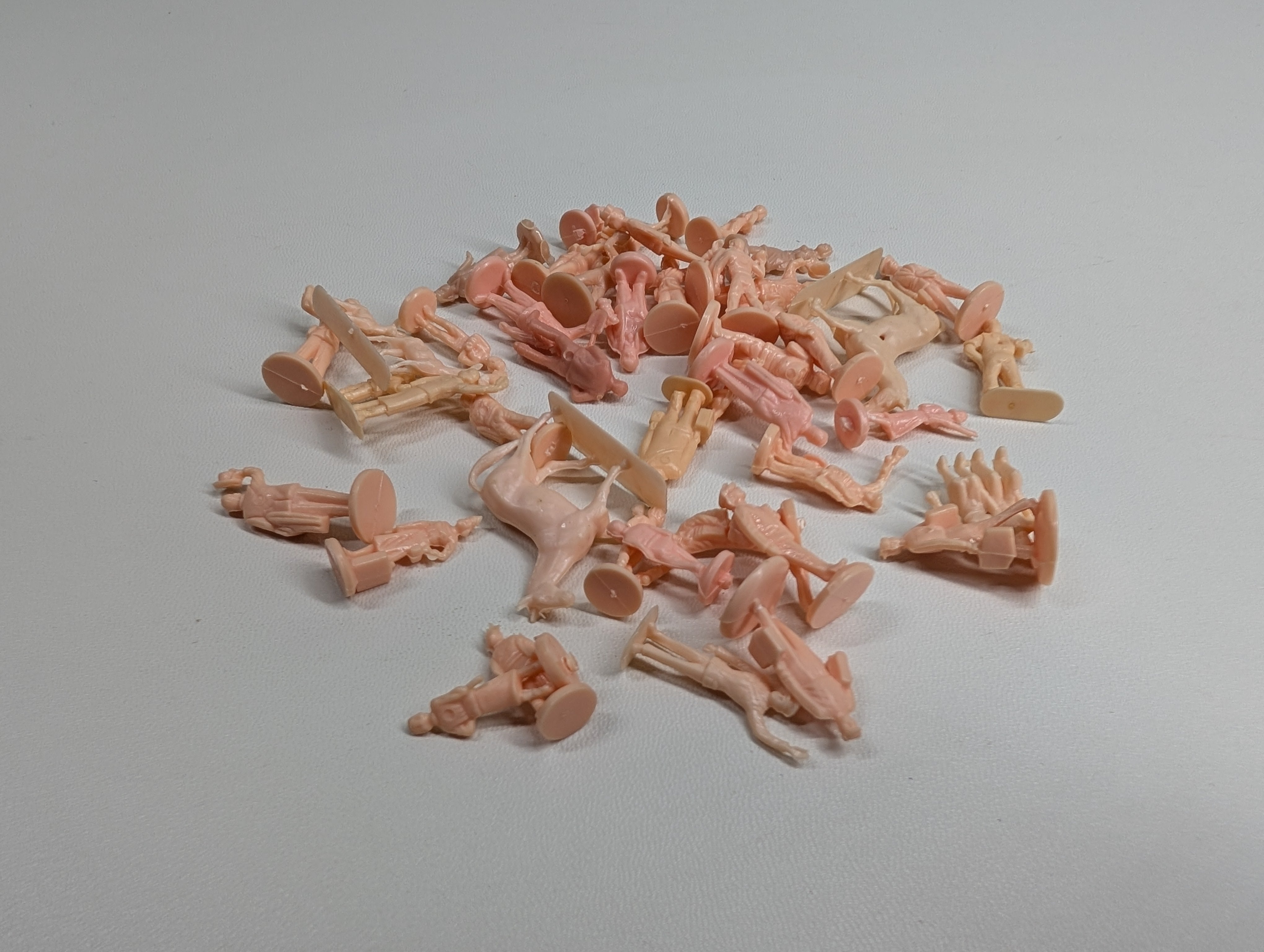 USED HO Scale Lot of Unpainted People