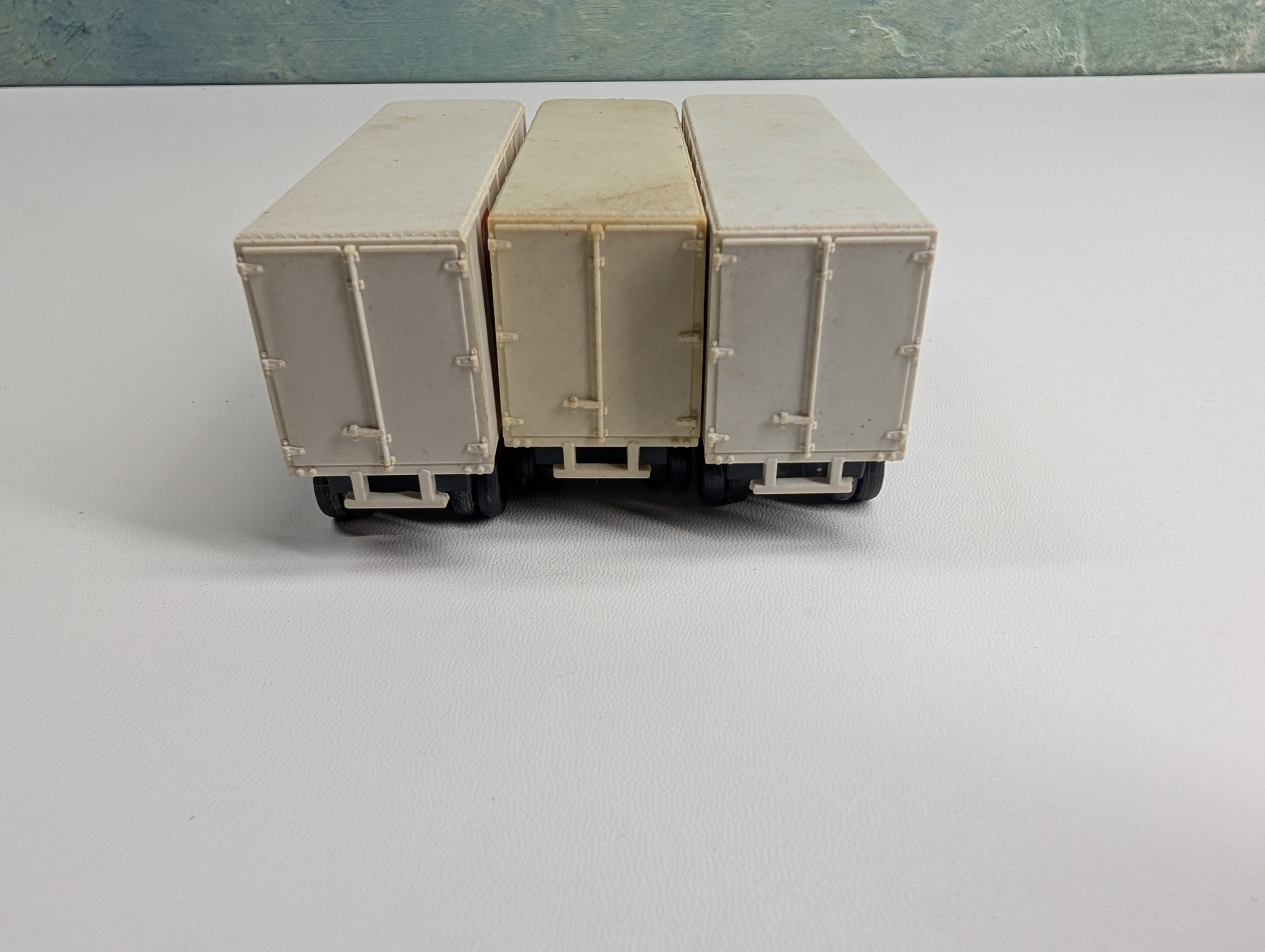 USED Tyco HO Scale Piggy Back Trailers Santa Fe (3 pcs)