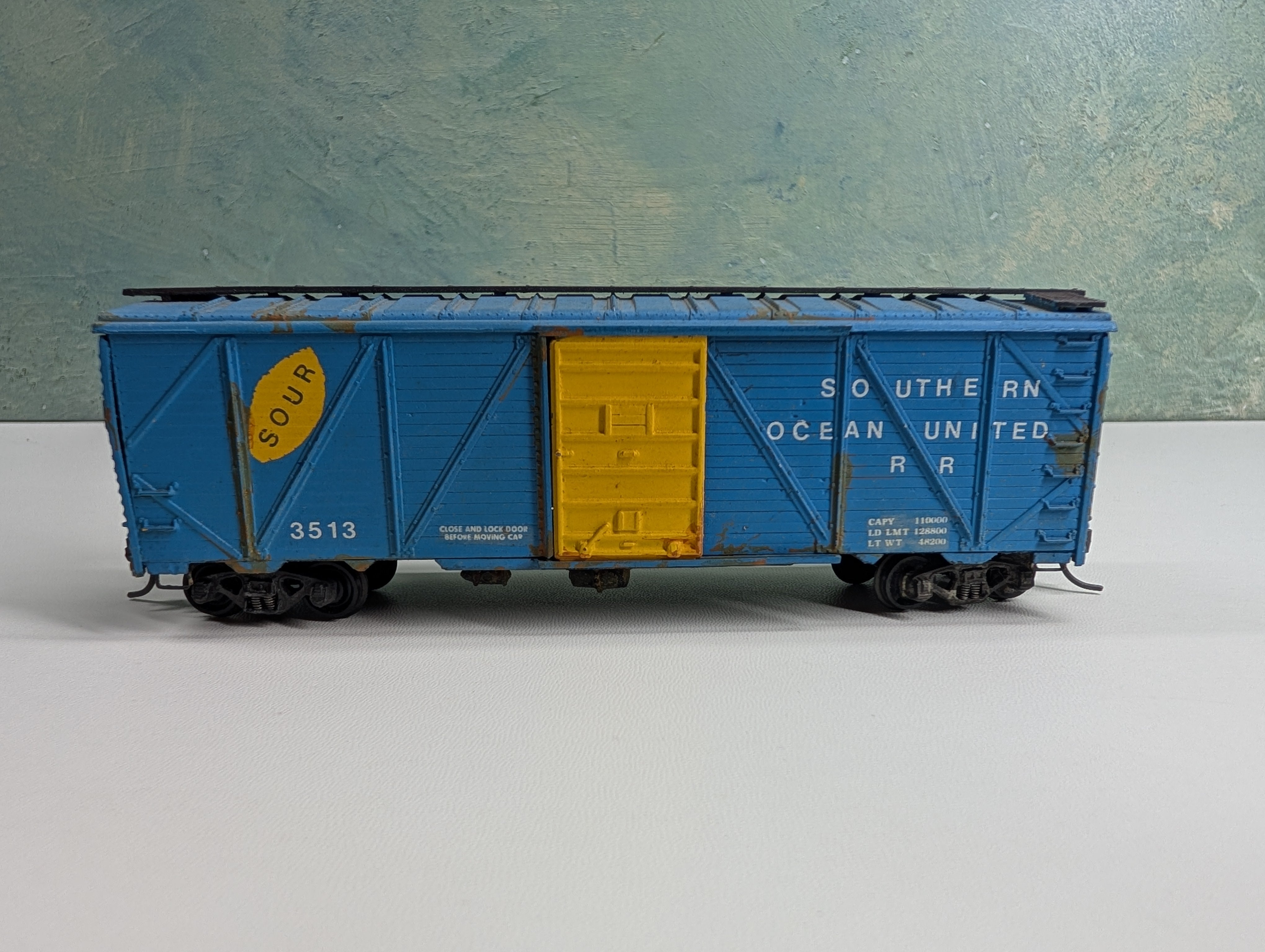 USED Roundhouse HO Scale 40' Box Car Southern Ocean United #3513 Metal