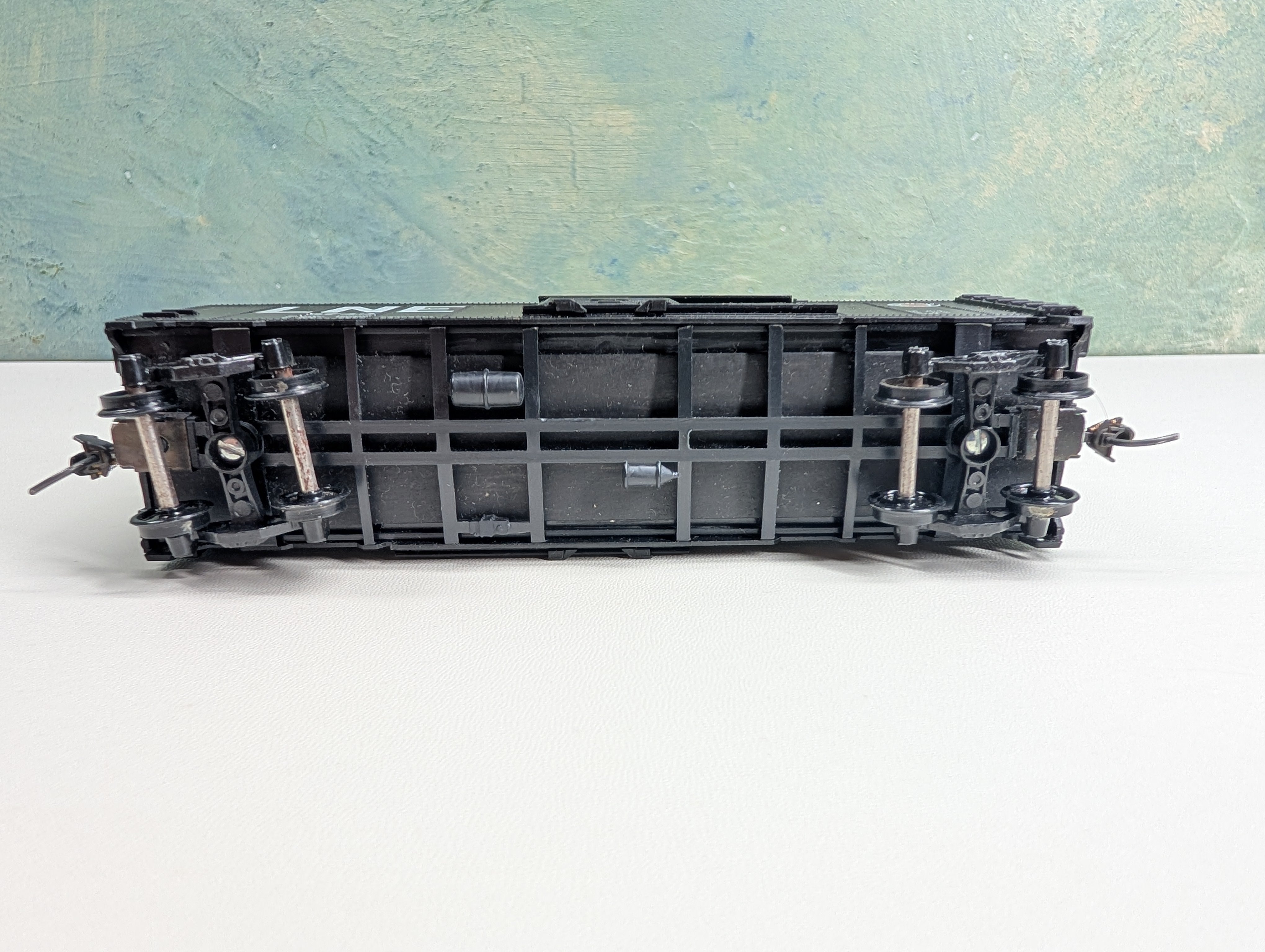 USED Athearn HO Scale 40' Box Car Lehigh & New England LNE #8743