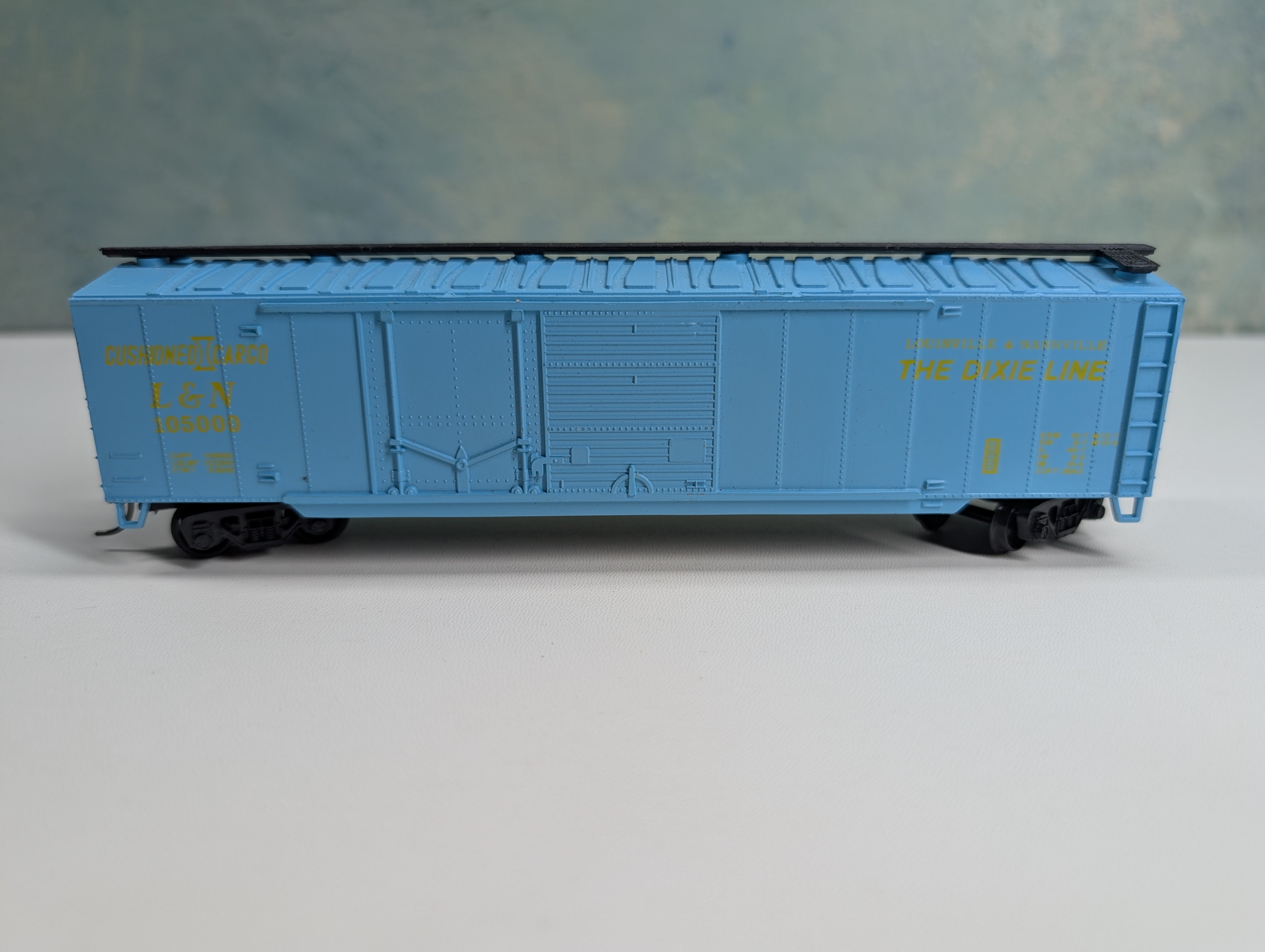 USED HO Scale 50' Box Car Louisville & Nashville L&N #105000