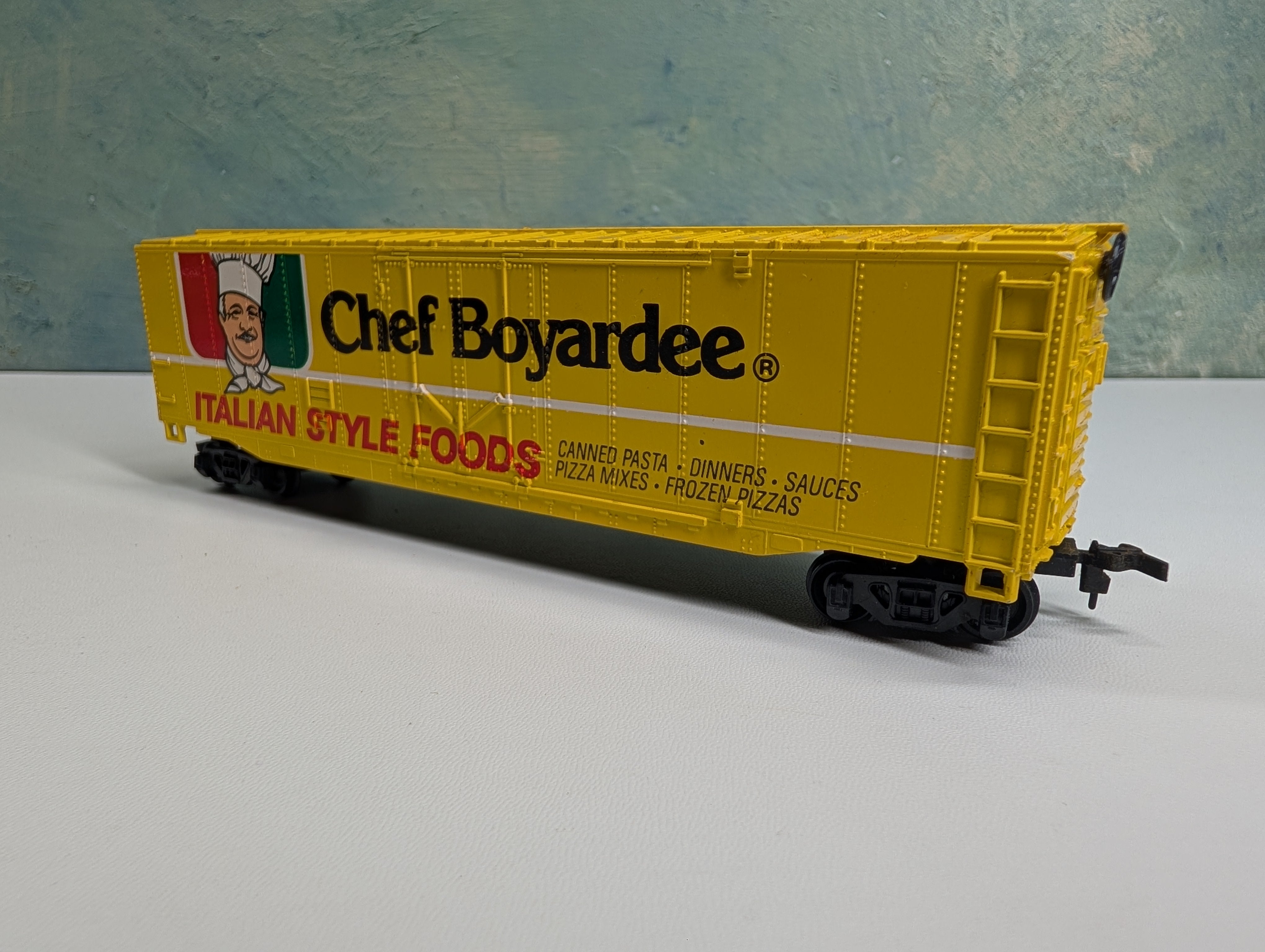 USED Bachmann HO Scale 50' Billboard Box Car Chef Boyardee