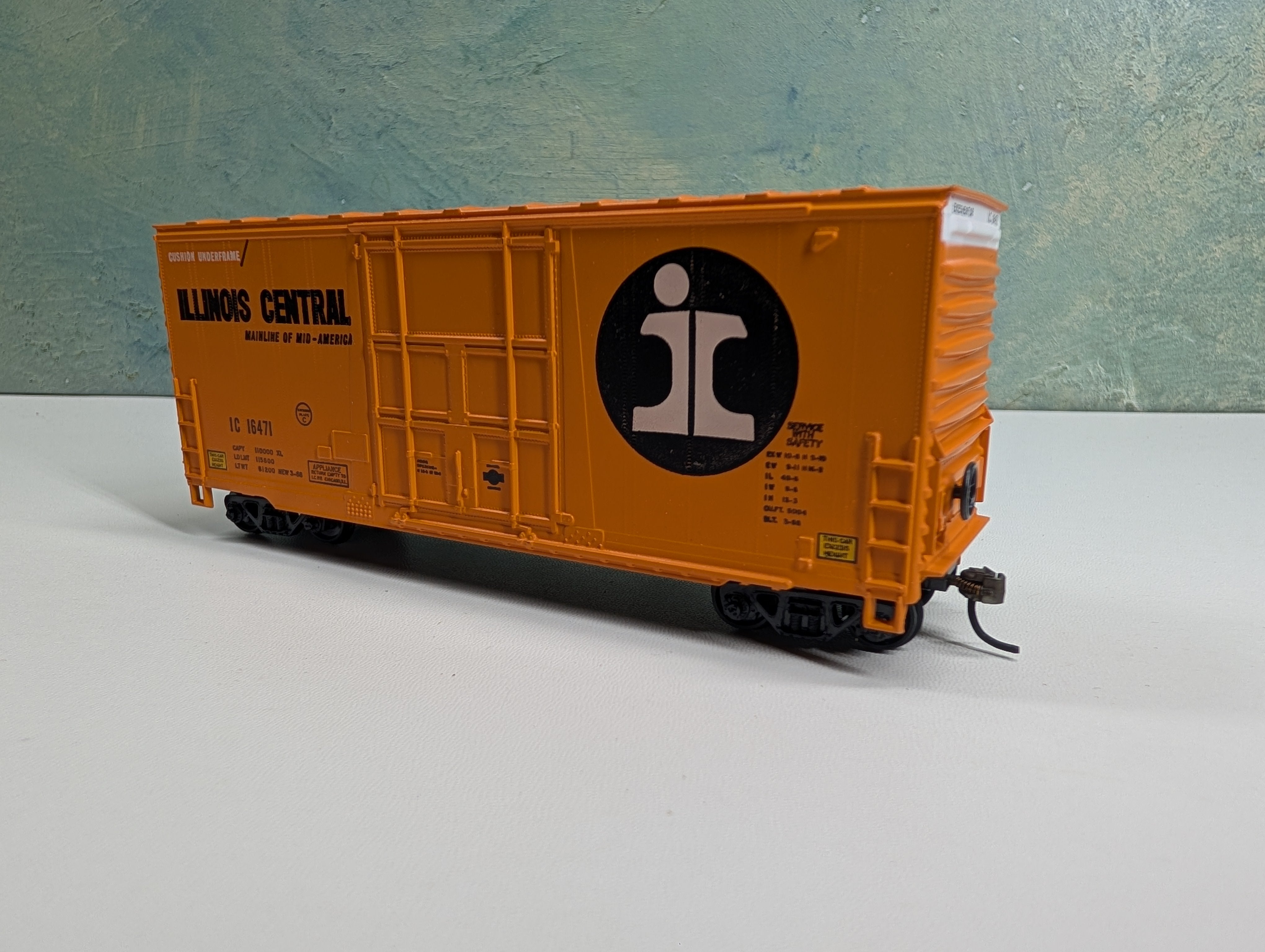 USED Athearn HO Scale 40' Hi-Cube Box Car Illinois Central IC #16471
