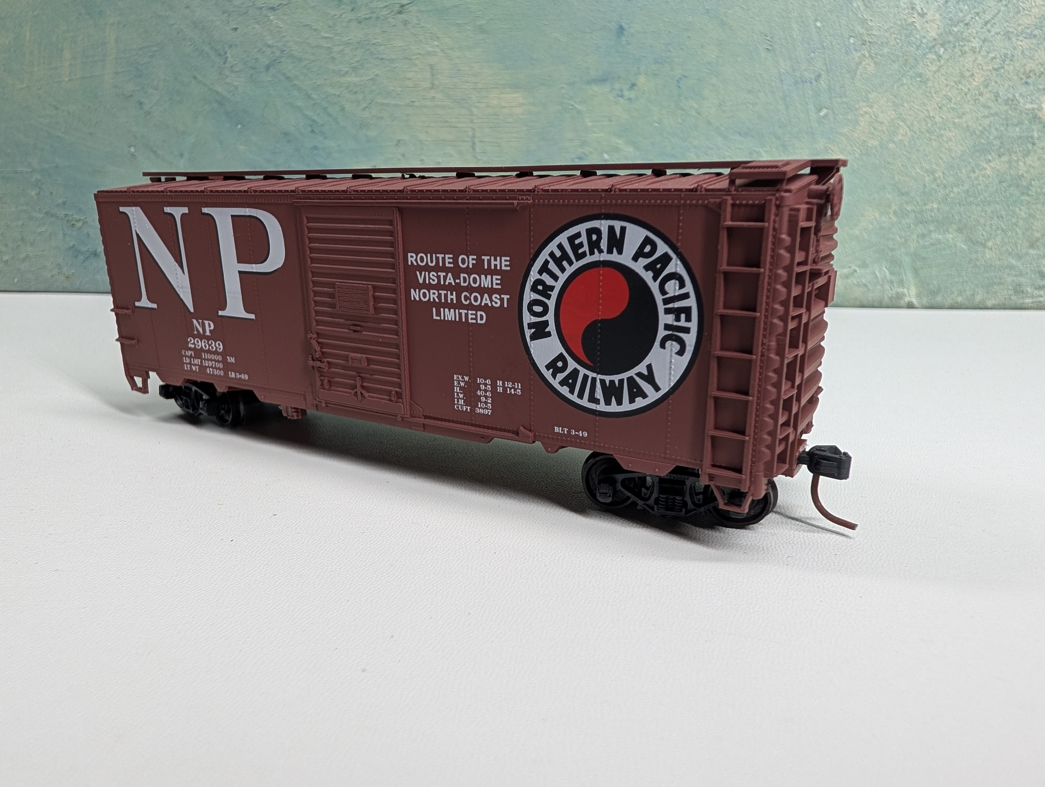 USED Accurail HO Scale 40' Box Car Northern Pacific NP #29639