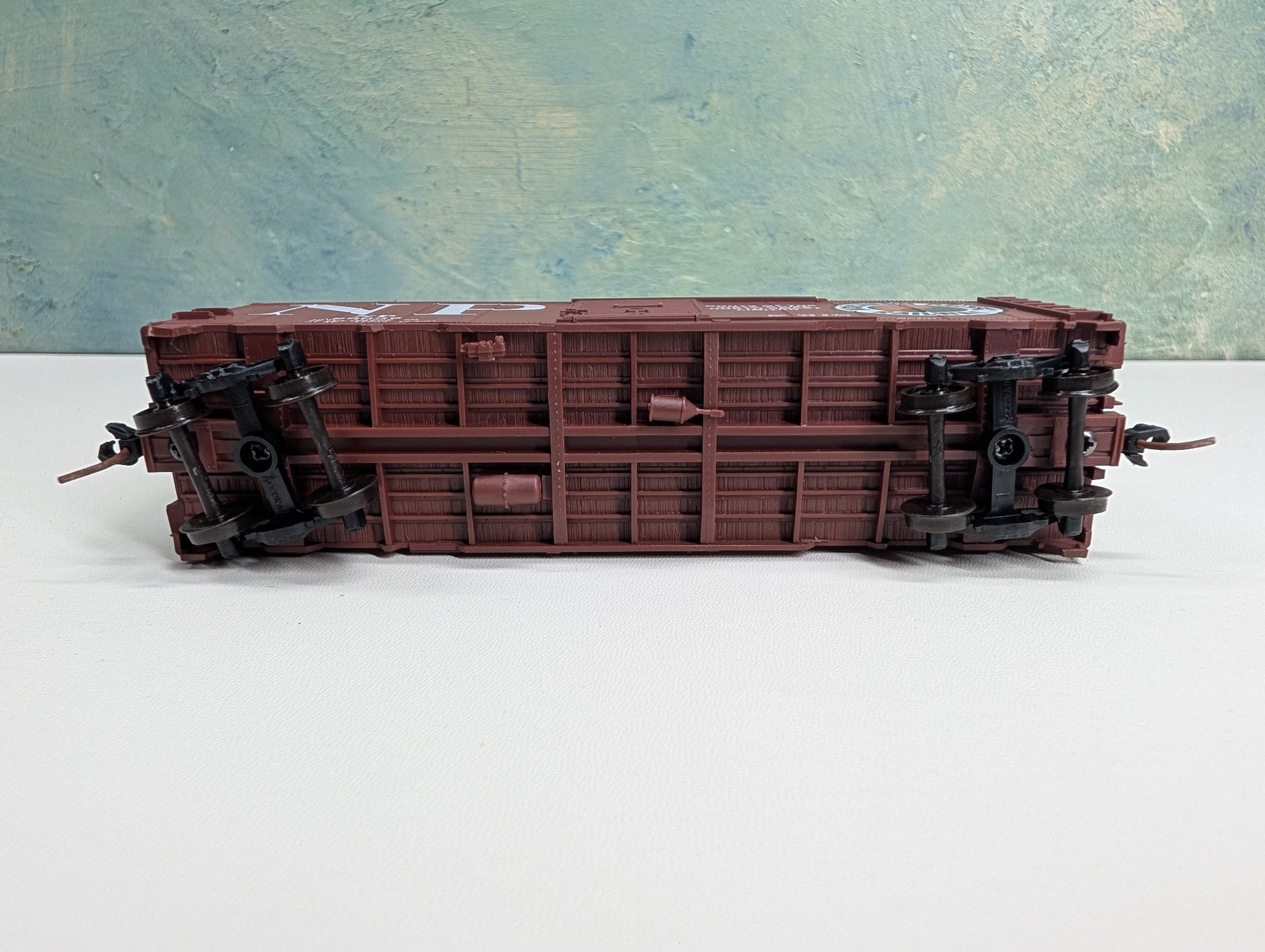 USED Accurail HO Scale 40' Box Car Northern Pacific NP #29639