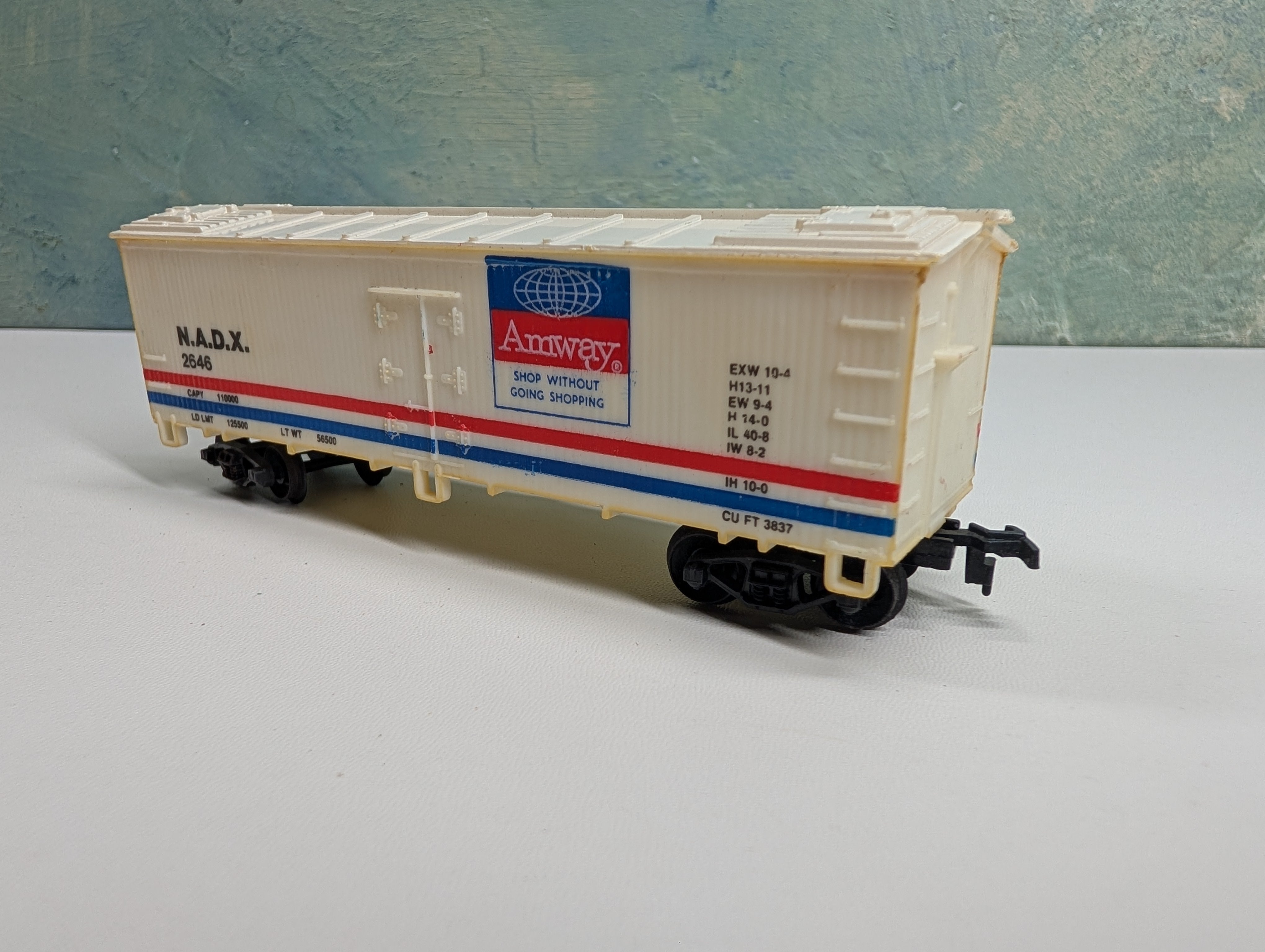 USED Life-Like HO Scale 38' Wooden Reefer Box Car Amway NADX #2646