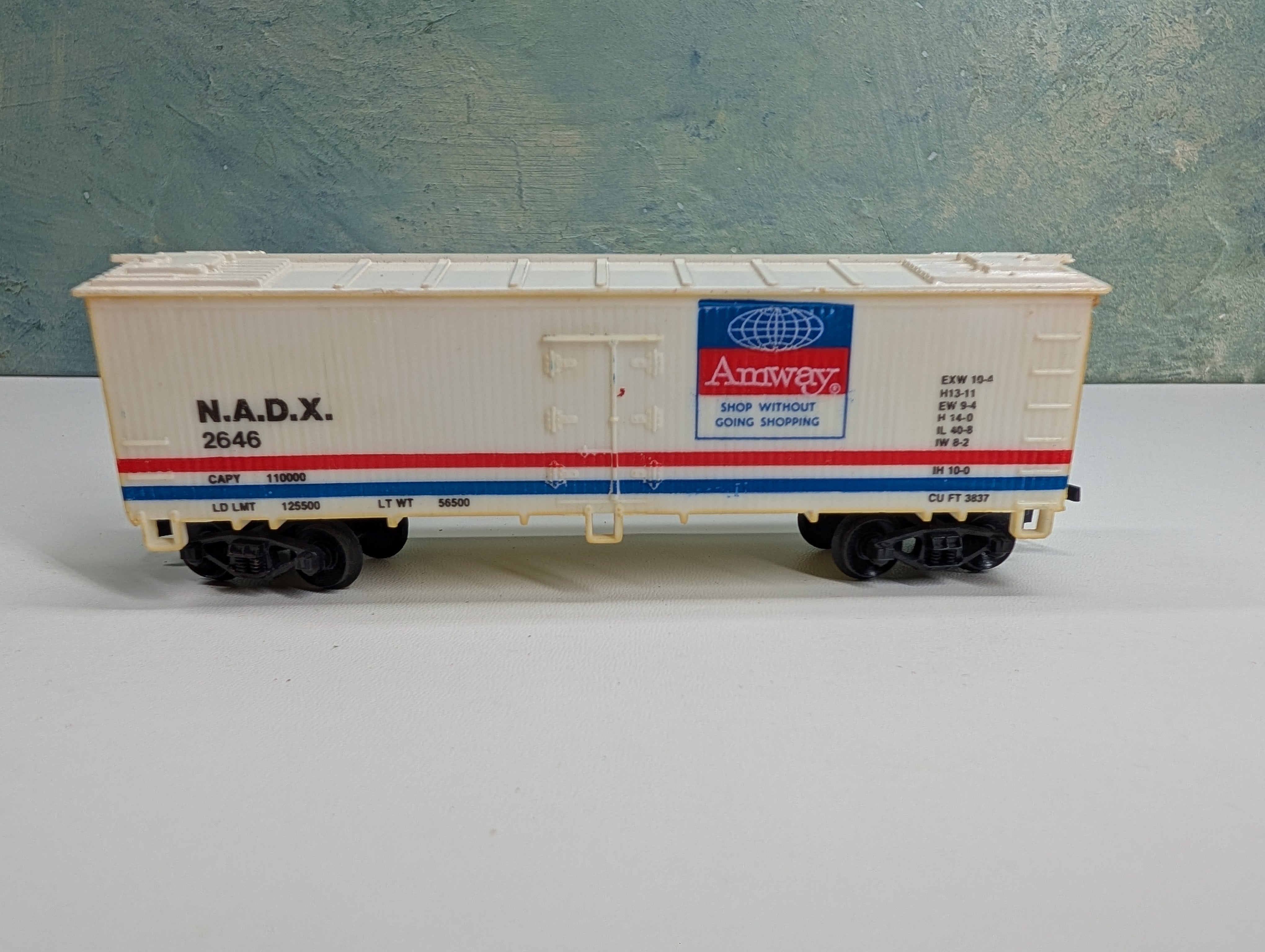 USED Life-Like HO Scale 38' Wooden Reefer Box Car Amway NADX #2646