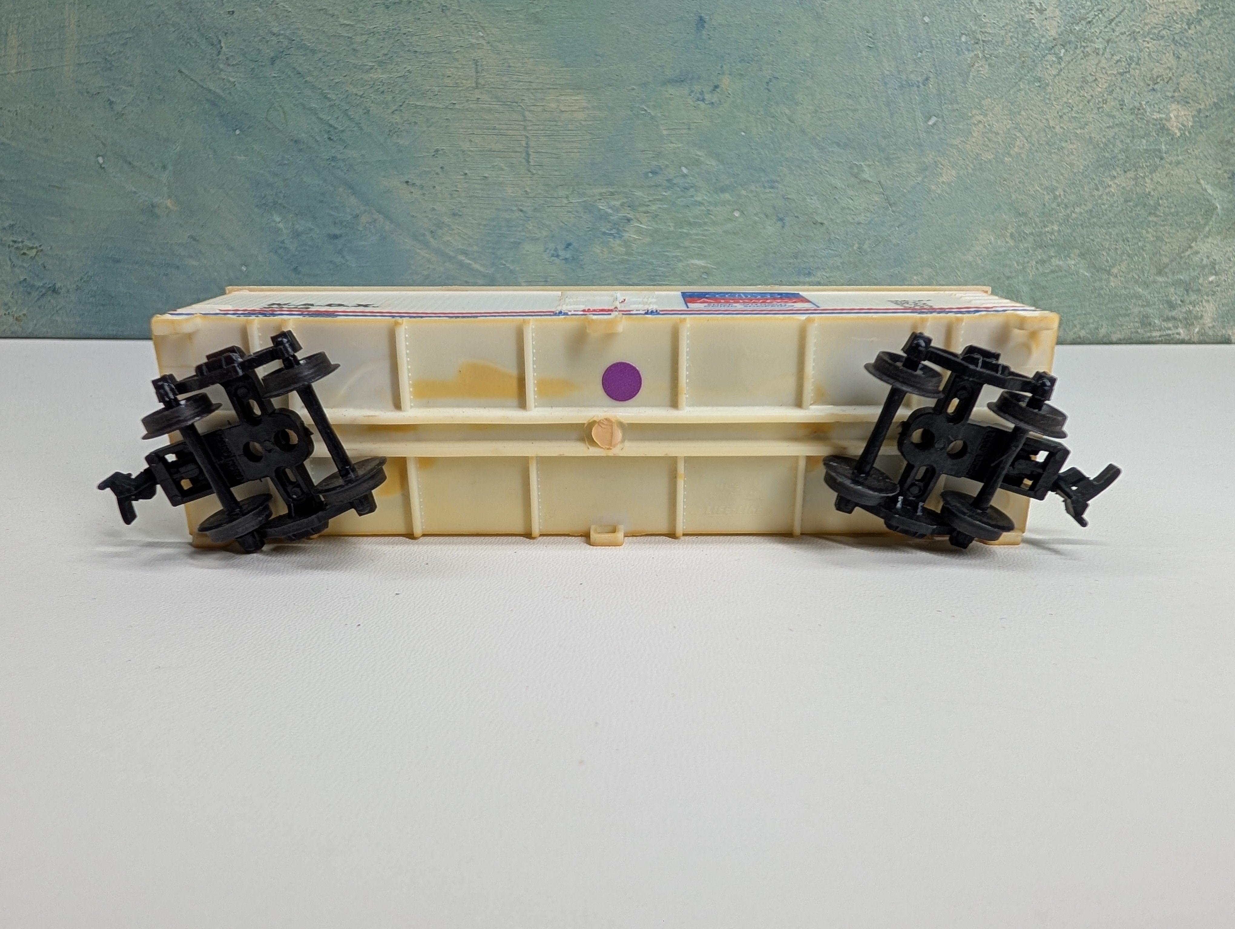 USED Life-Like HO Scale 38' Wooden Reefer Box Car Amway NADX #2646