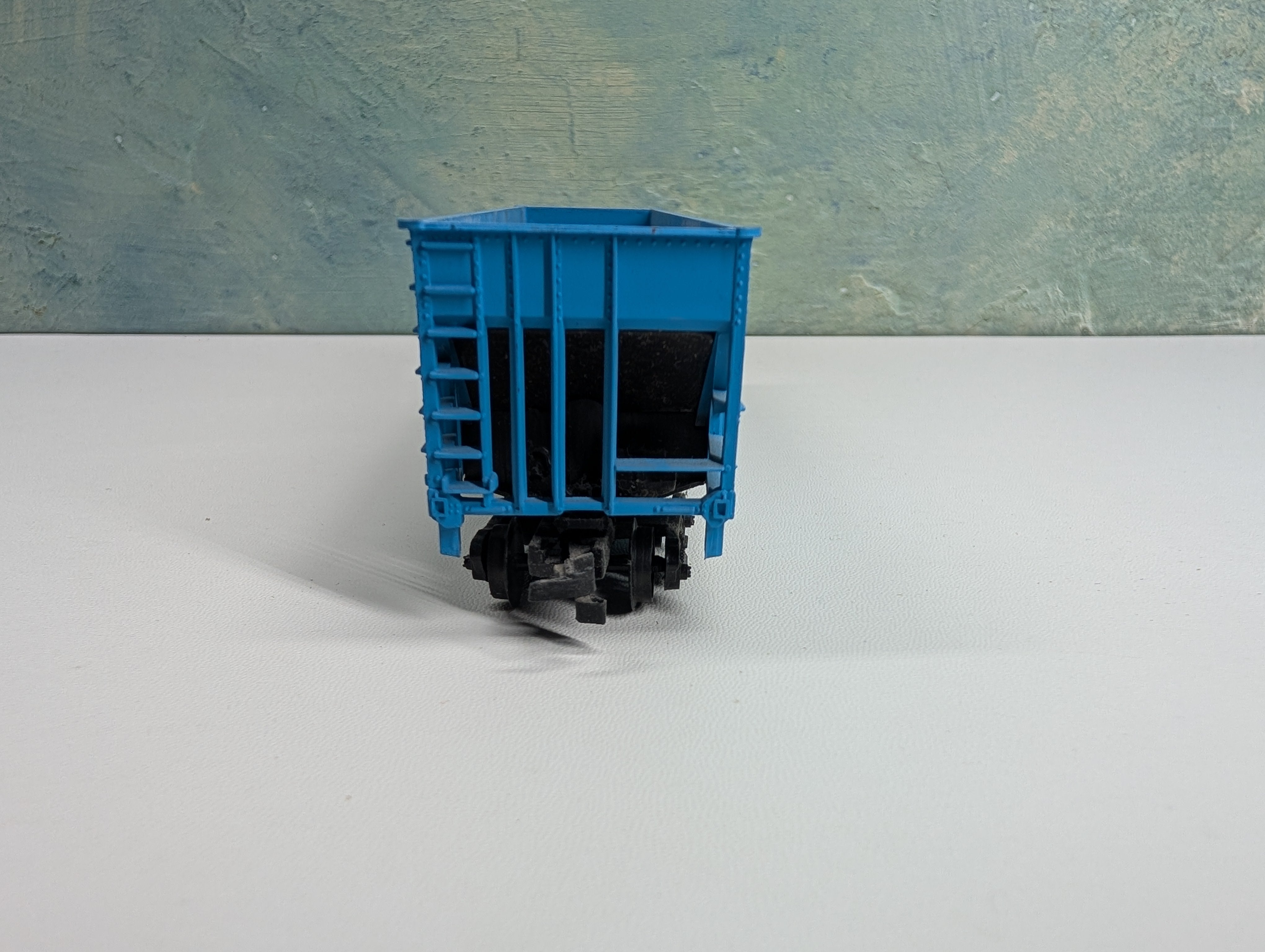 USED HO Scale 3 Bay Hopper Rock Island #510205