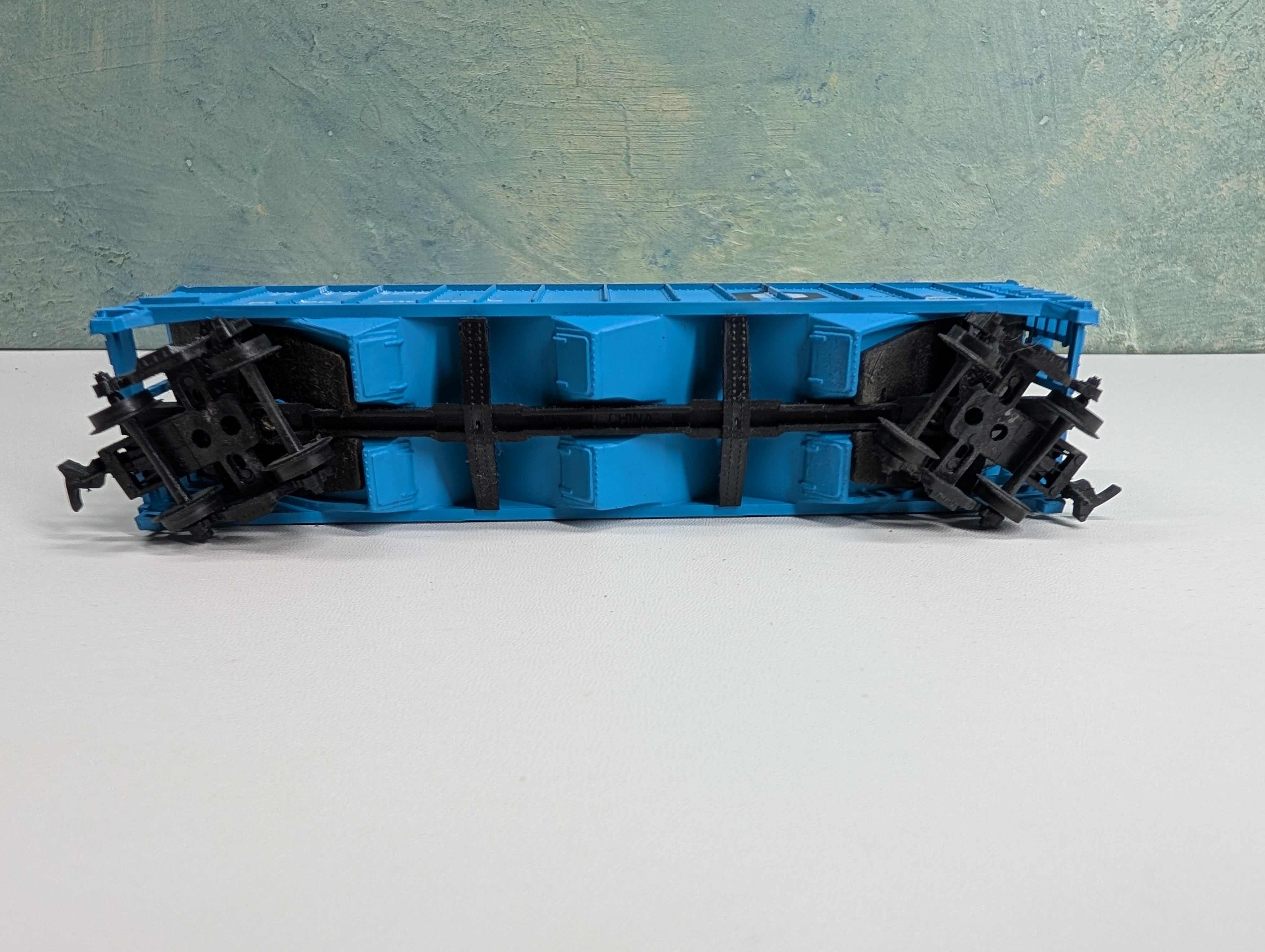 USED HO Scale 3 Bay Hopper Rock Island #510205