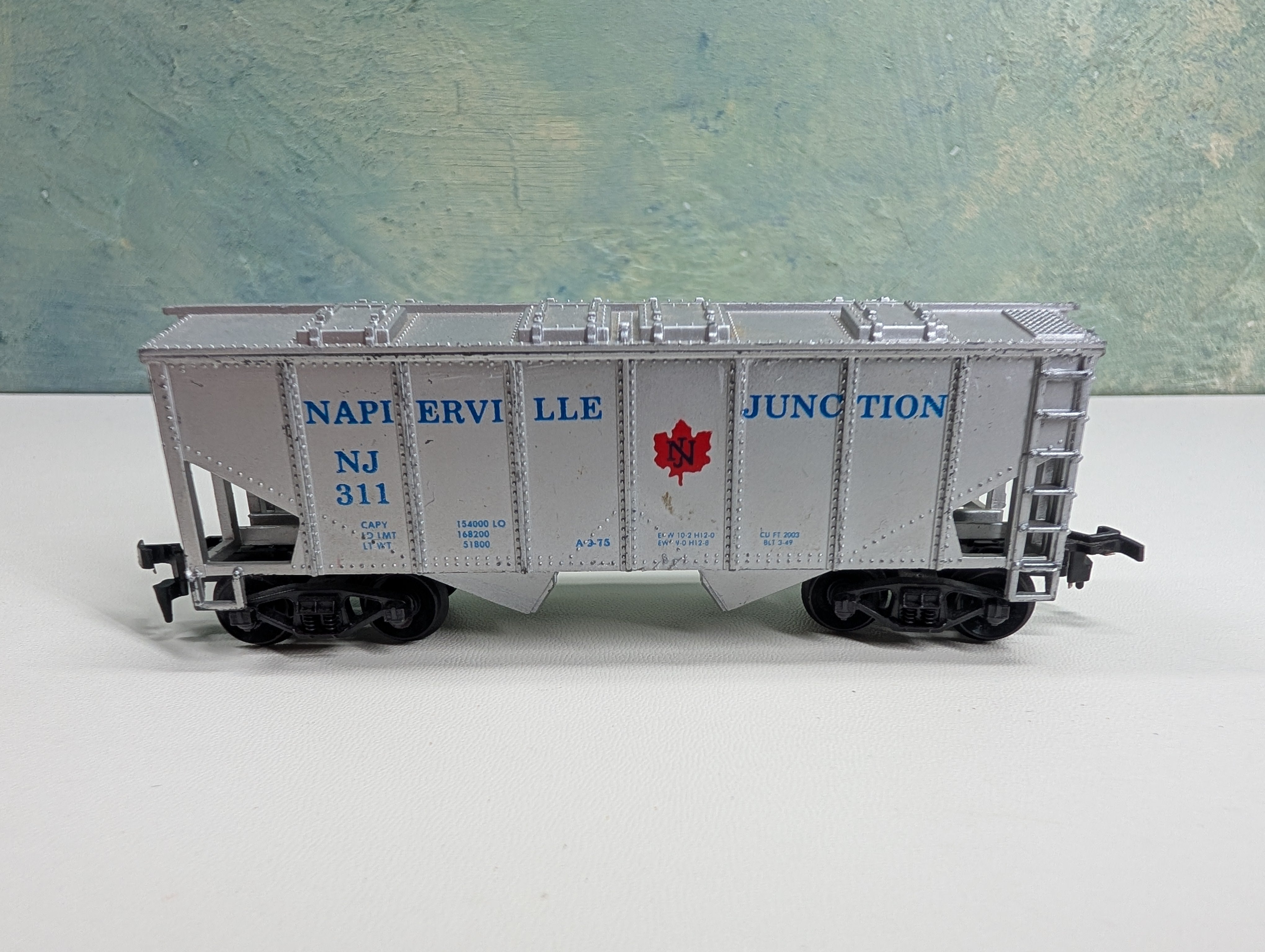 USED HO Scale 2 Bay Covered Hopper Napierville Junction NJ #311