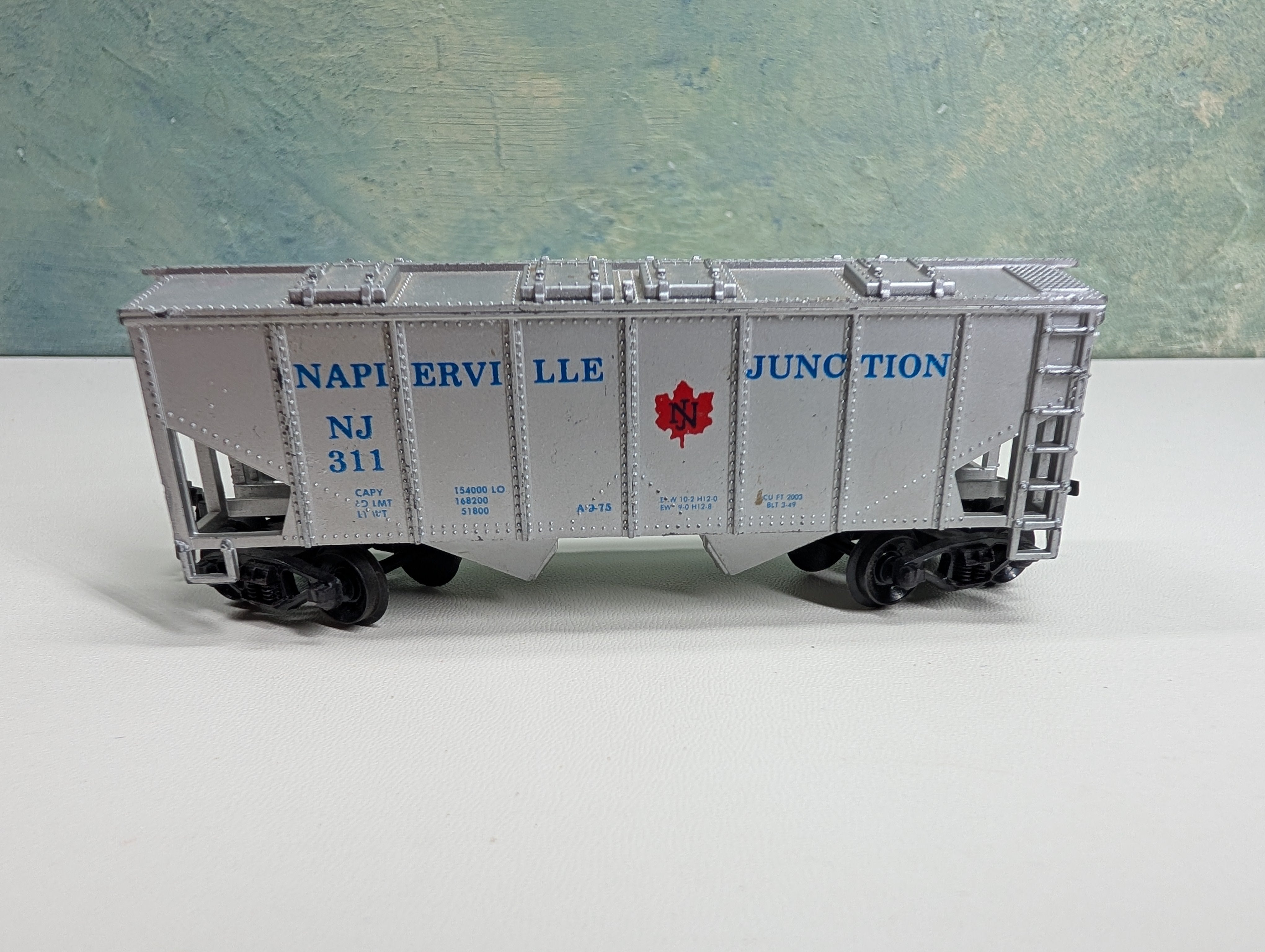 USED HO Scale 2 Bay Covered Hopper Napierville Junction NJ #311