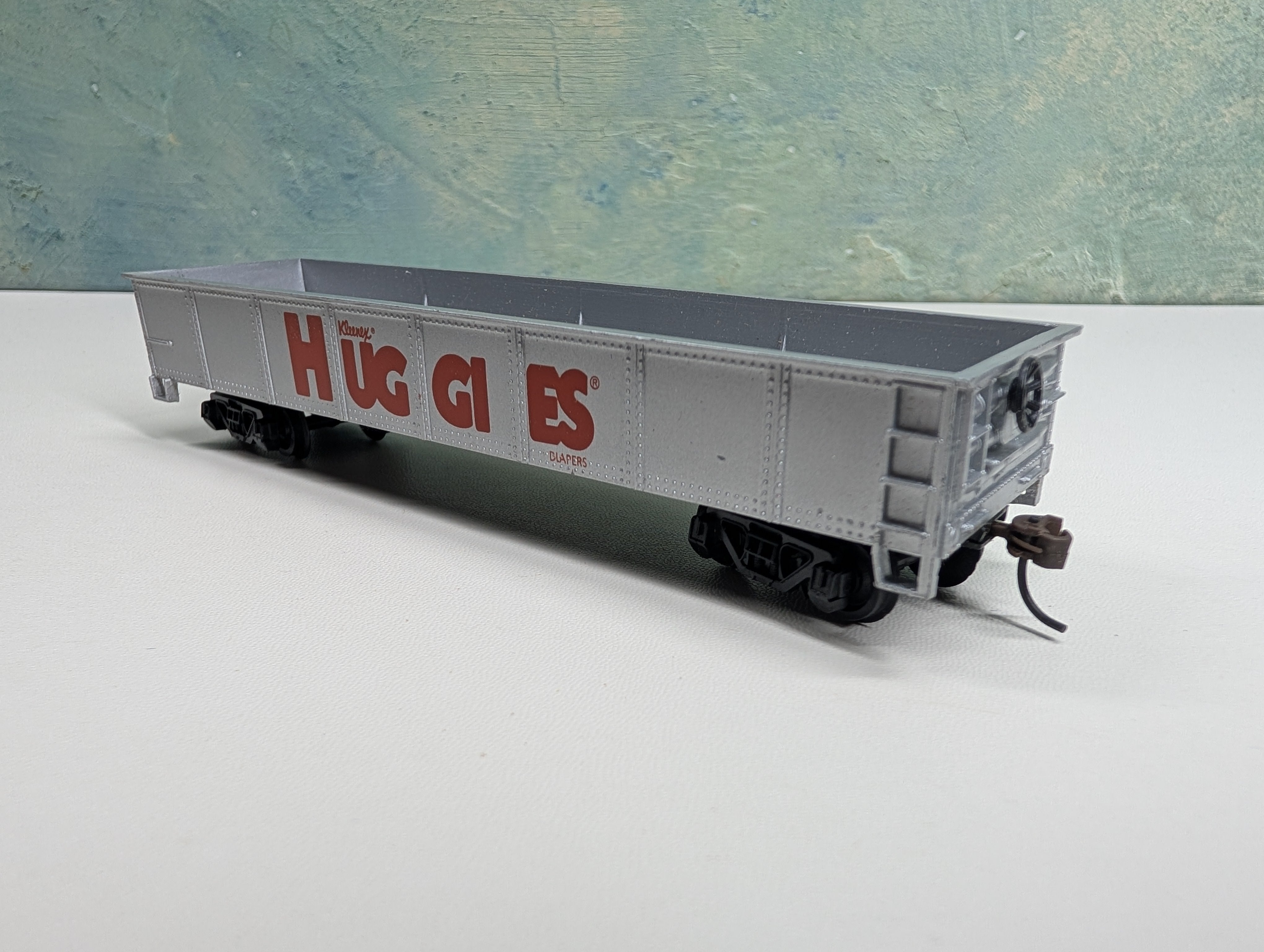 USED Bachmann HO Scale 40' Gondola Huggies