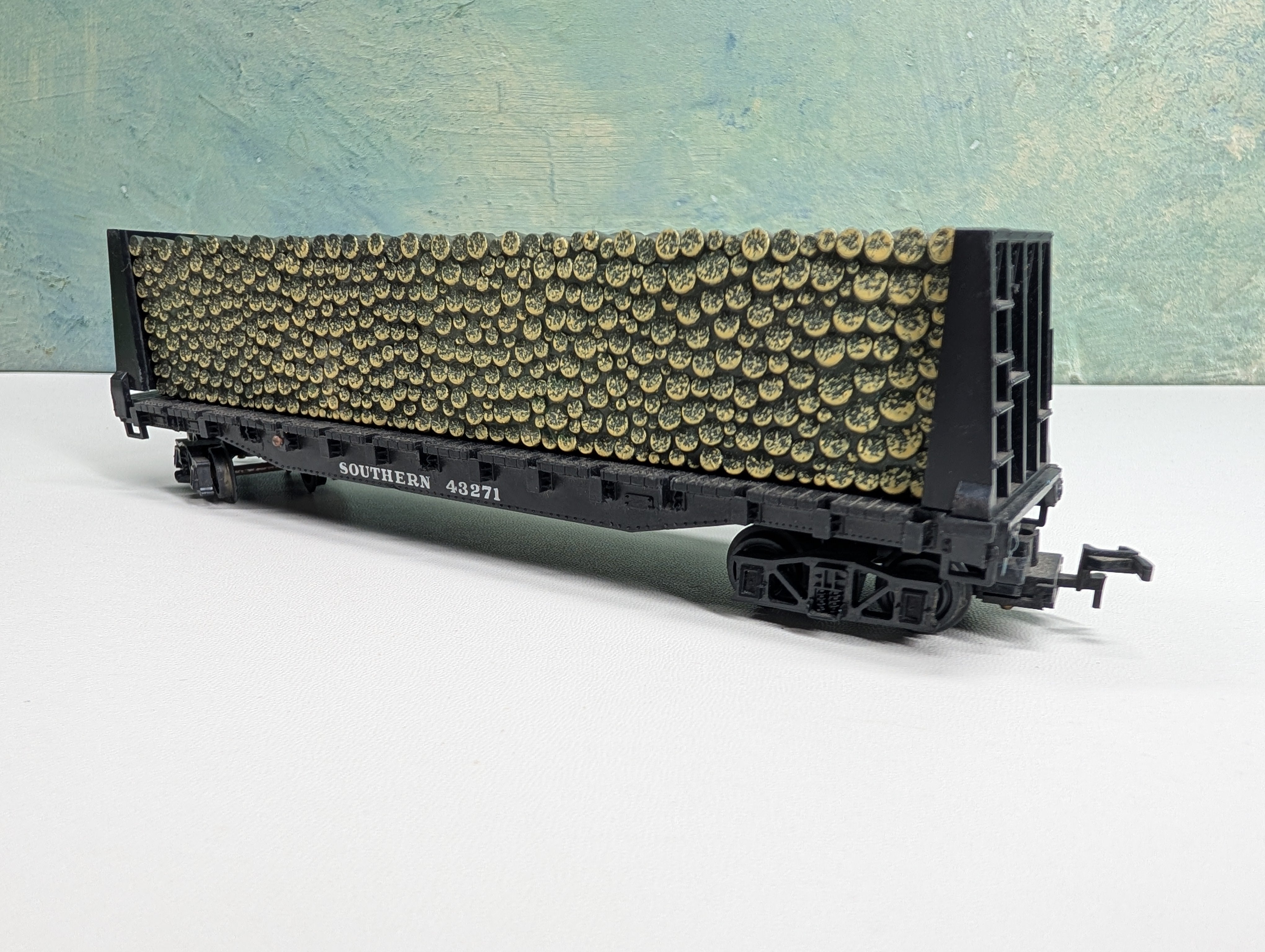 USED ATT HO Scale 50' Bulkhead Flat Car w/ Pulpwood Southern #43271