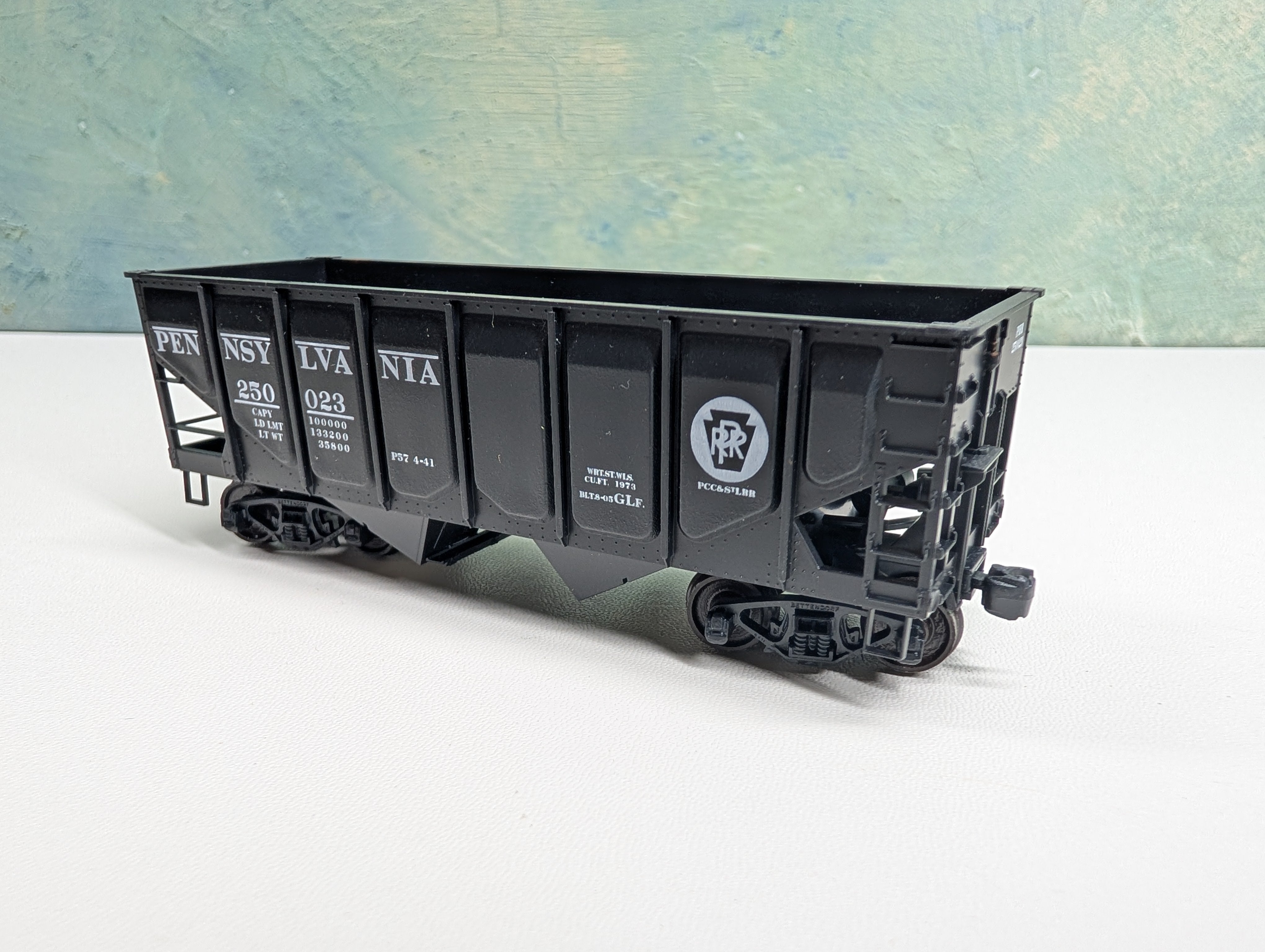 USED Accurail HO Scale 2 Bay Hopper Pennsylvania PRR #250023