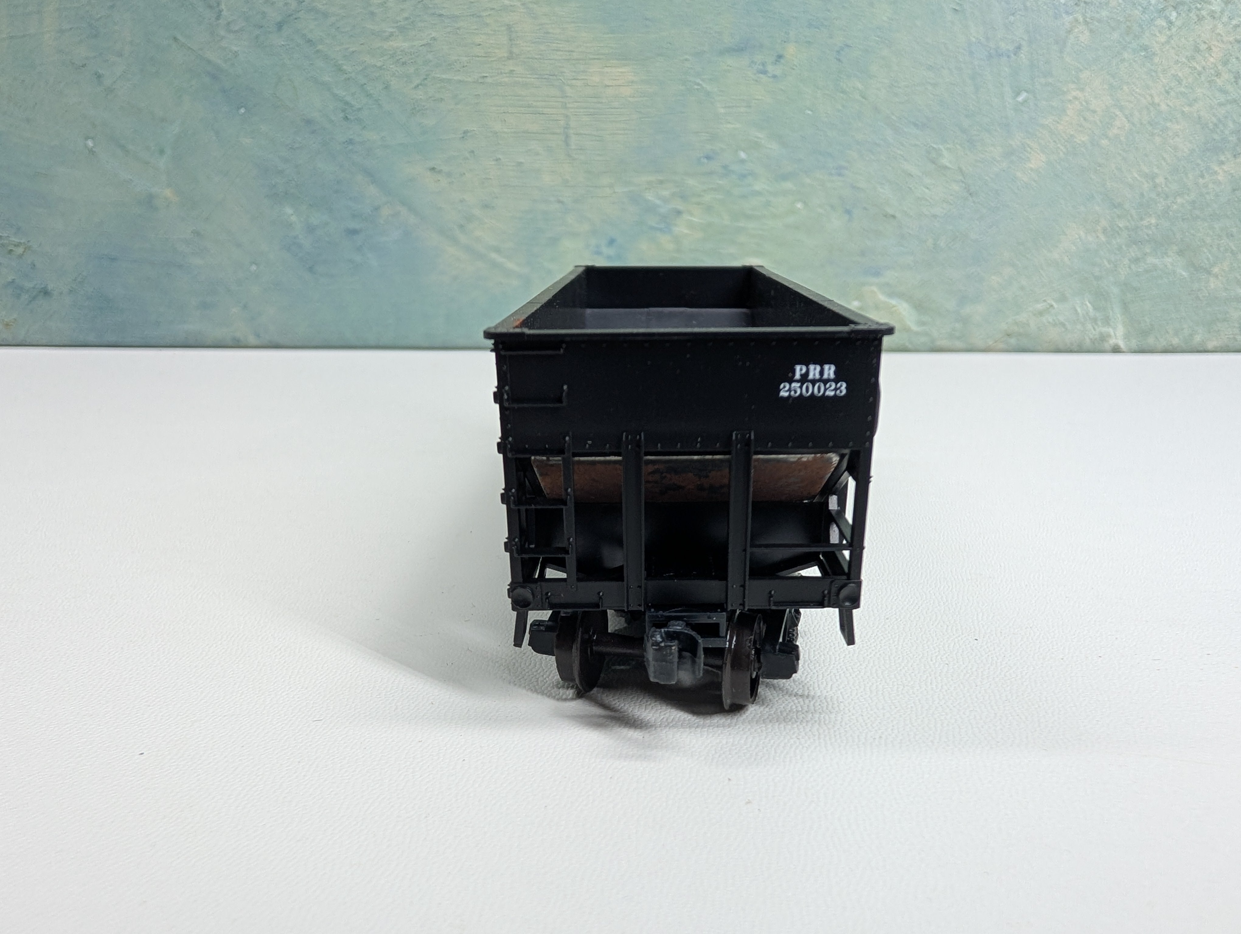 USED Accurail HO Scale 2 Bay Hopper Pennsylvania PRR #250023