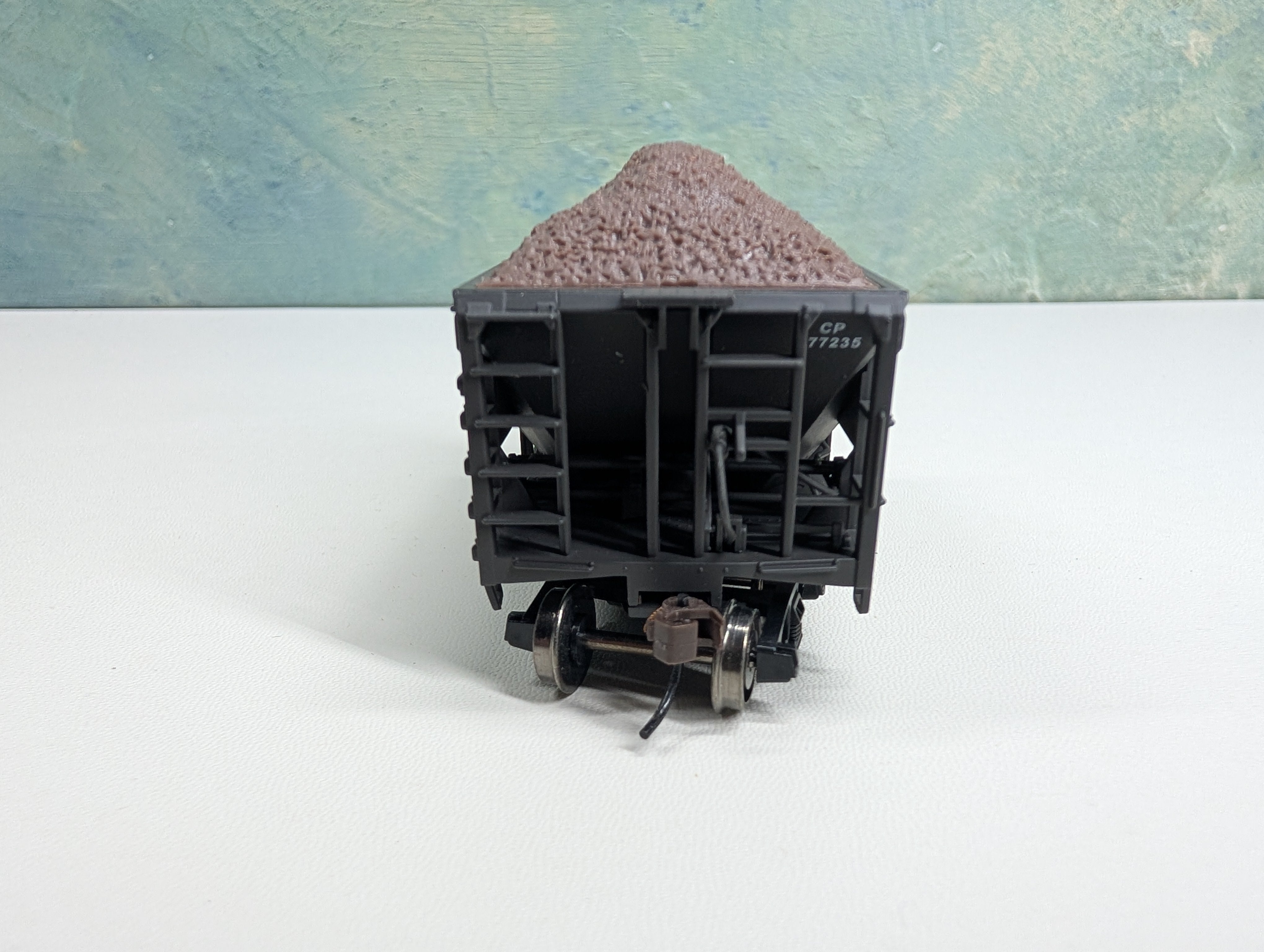 USED Model Power HO Scale Metal Ore Car w/ Load Canadian Pacific CP #377235