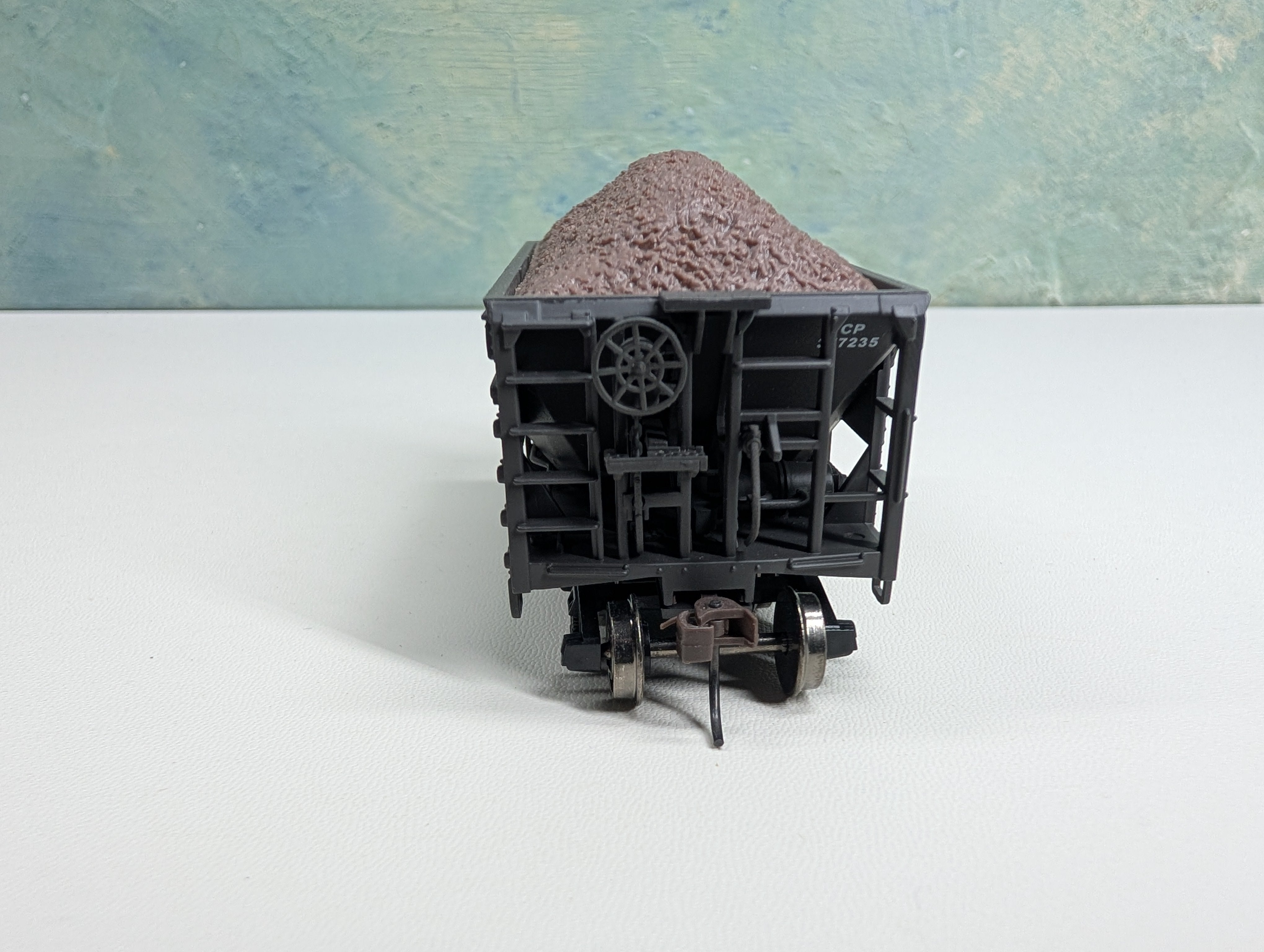 USED Model Power HO Scale Metal Ore Car w/ Load Canadian Pacific CP #377235